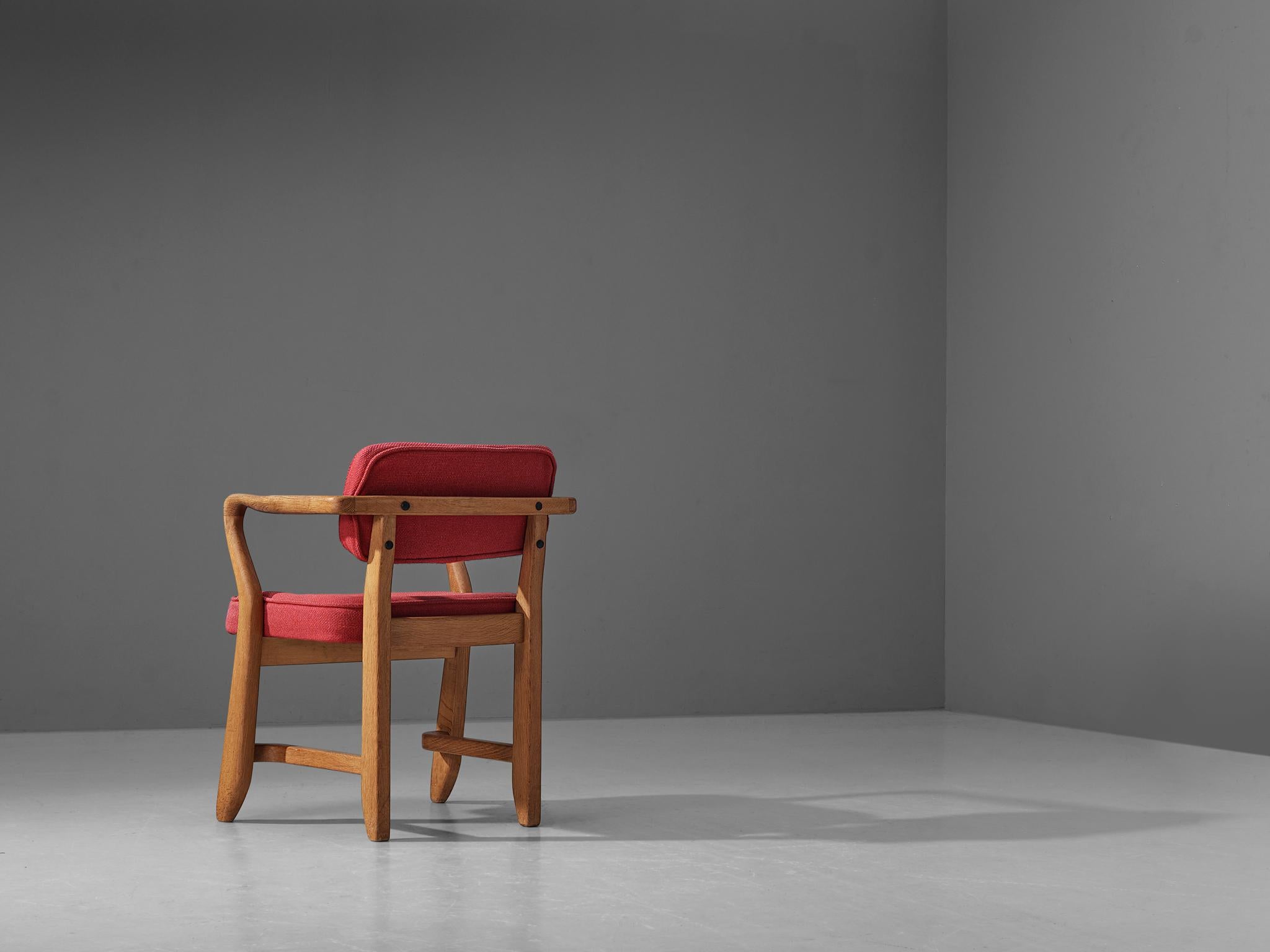 Guillerme & Chambron 'Denis' Armchair in Oak and Coral Red Upholstery In Good Condition In Waalwijk, NL