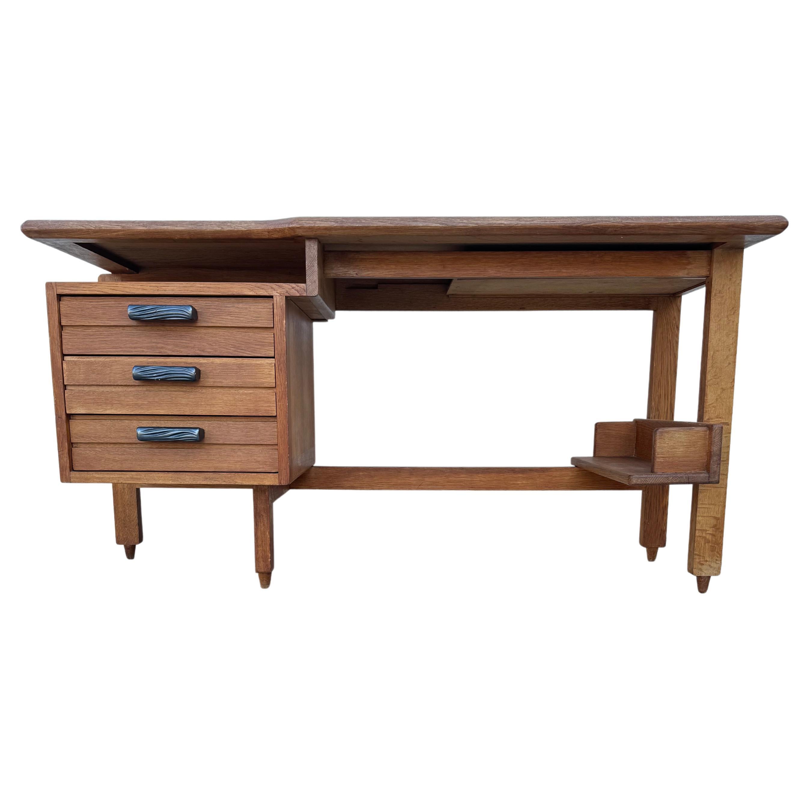 Escritorio de diseño Guillerme & Chambron, edición " votre Maison ", Francia circa 1960's en venta