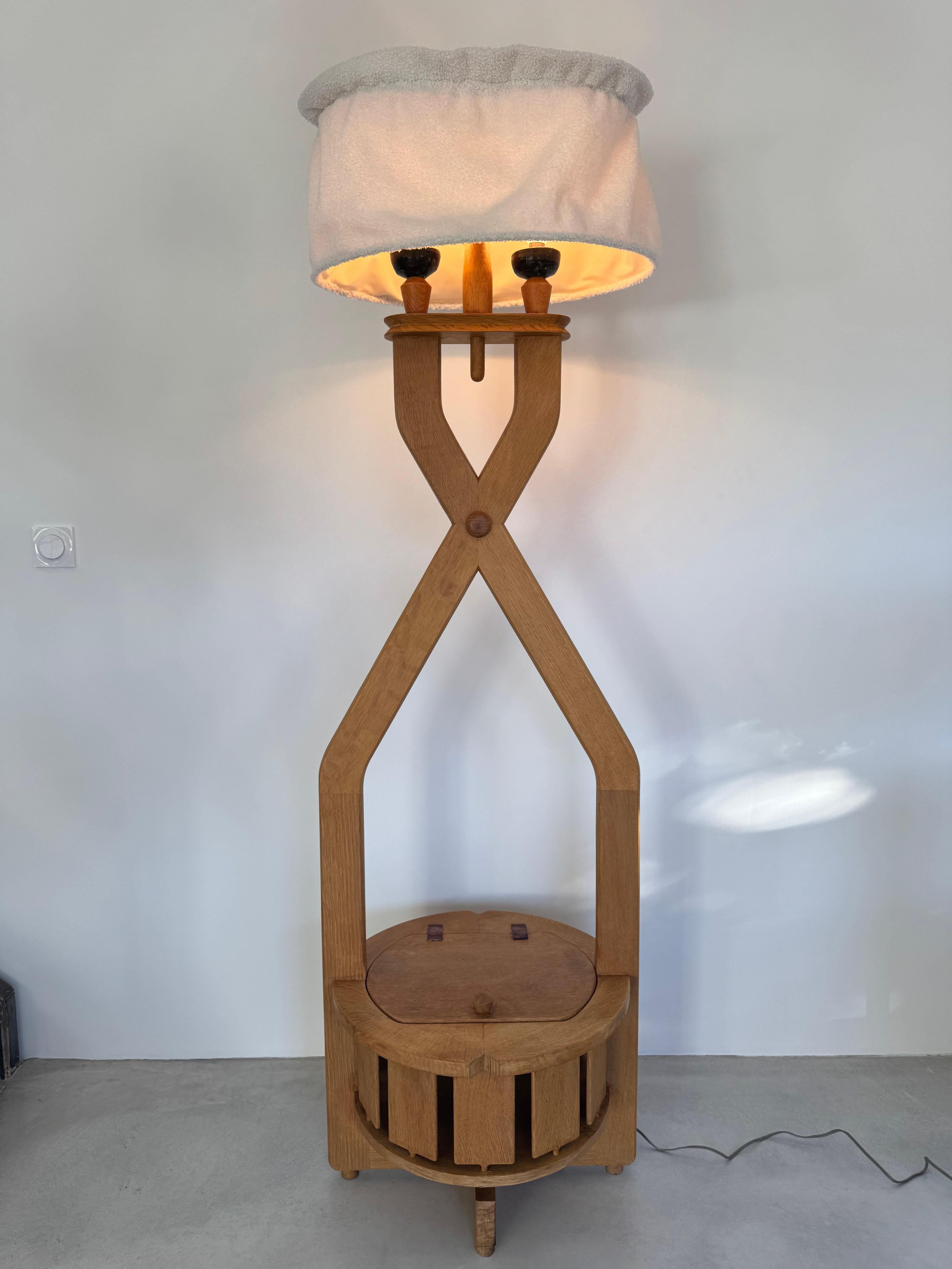 Guillerme & Chambron Design Almacenamiento Lámpara de pie   Votre Maison Francia circa 1960s en venta 4