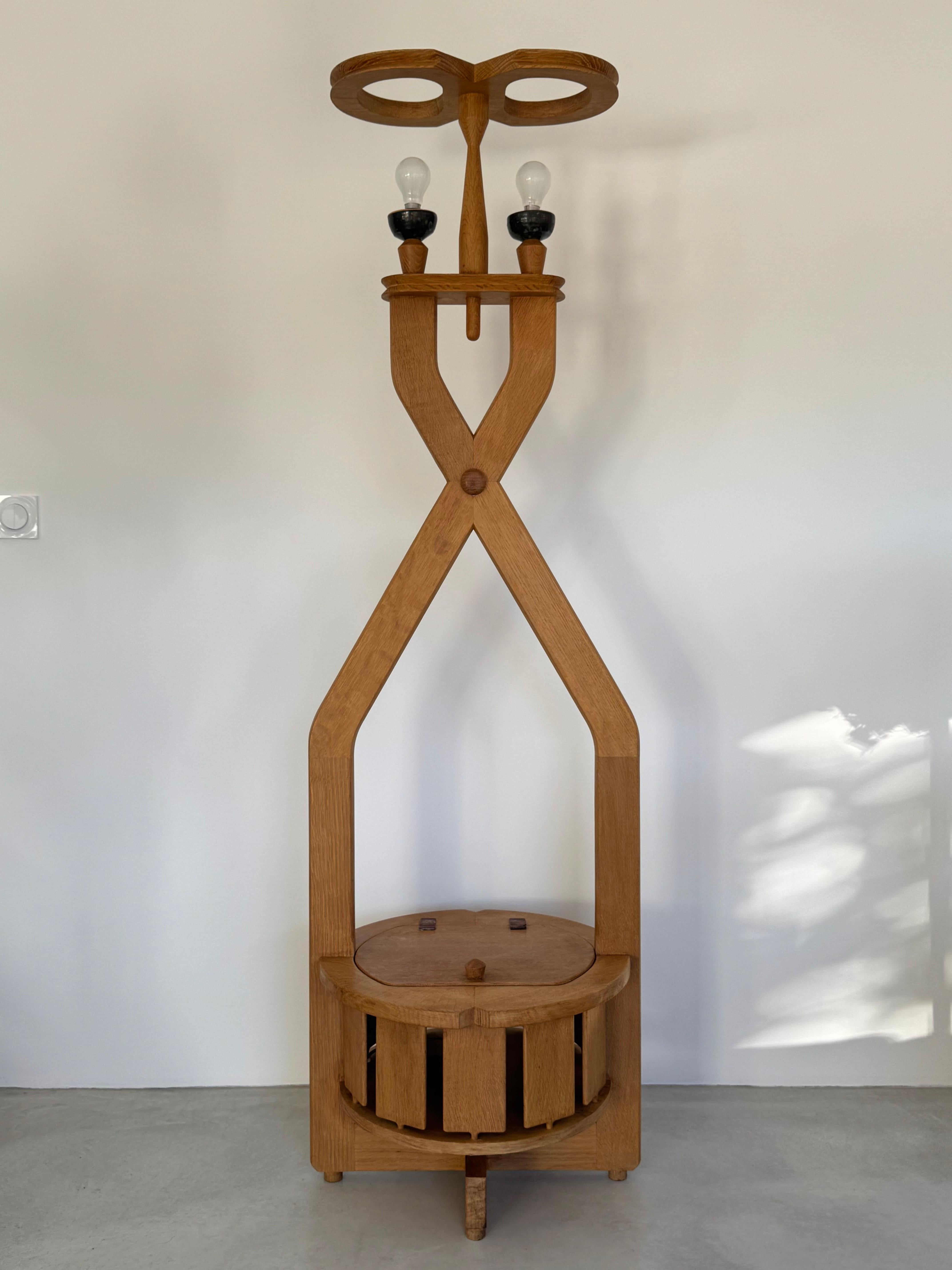Guillerme & Chambron Design Almacenamiento Lámpara de pie   Votre Maison Francia circa 1960s en venta 9