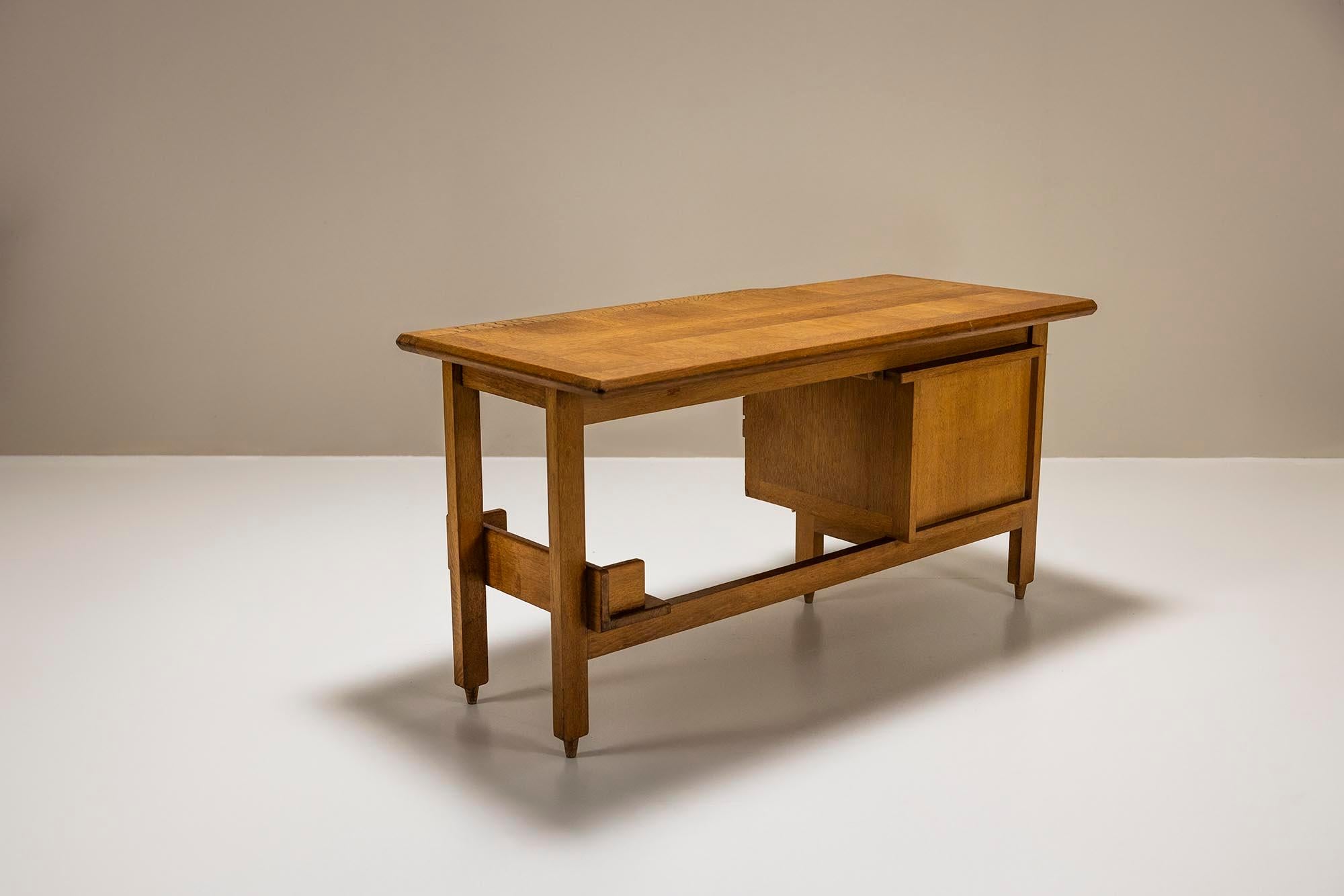 Escritorio Guillerme & Chambron en Roble para Votre Maison, Francia Años 60 en venta 2