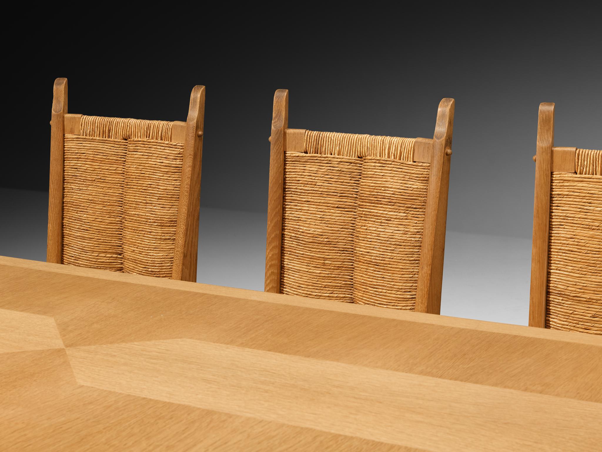 Guillerme & Chambron Dining Set with 'L'Italienne' Table and Chairs in Oak im Zustand „Gut“ im Angebot in Waalwijk, NL