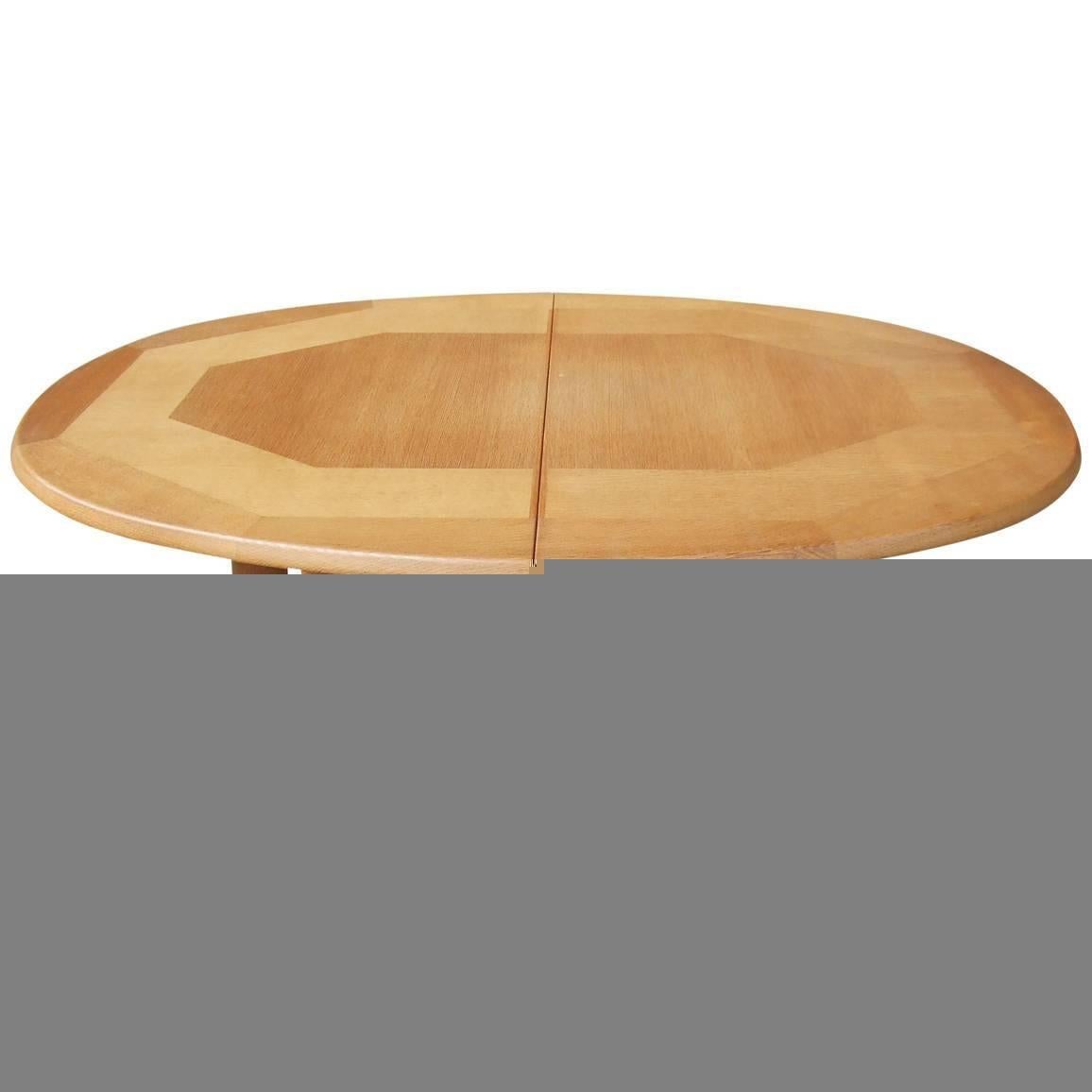 Mid-Century Modern Guillerme & Chambron, Elmyre Dining Room Table in Oak, Edition Votre Maison