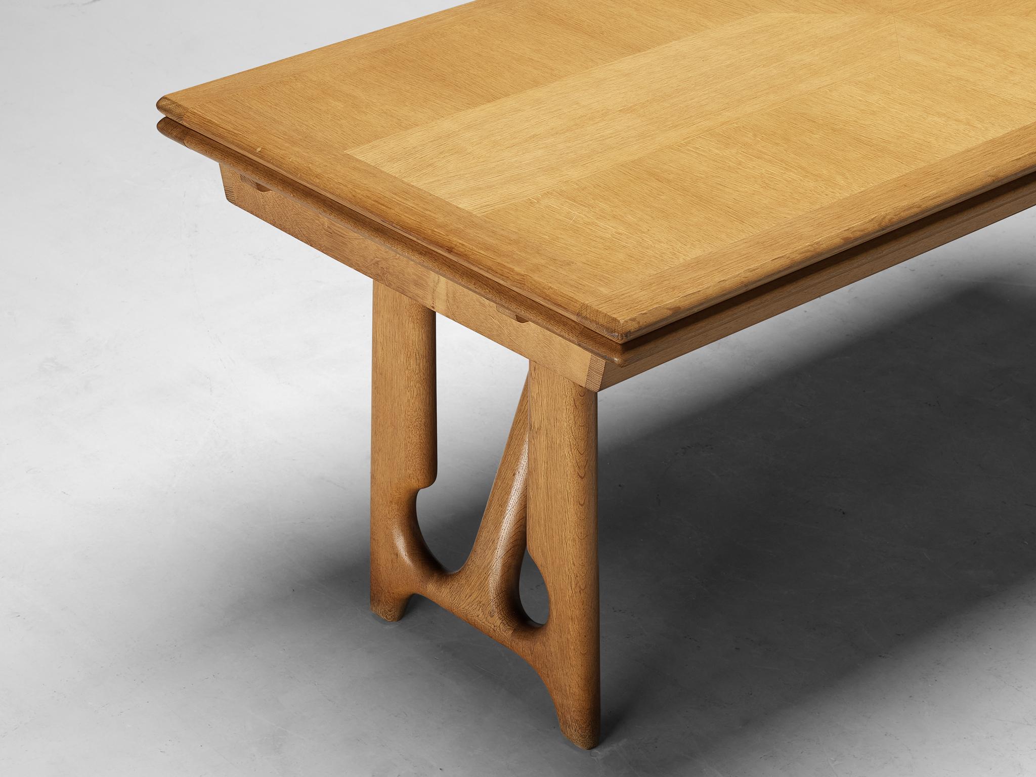 Guillerme & Chambron Extendable Dining Table in Oak  4