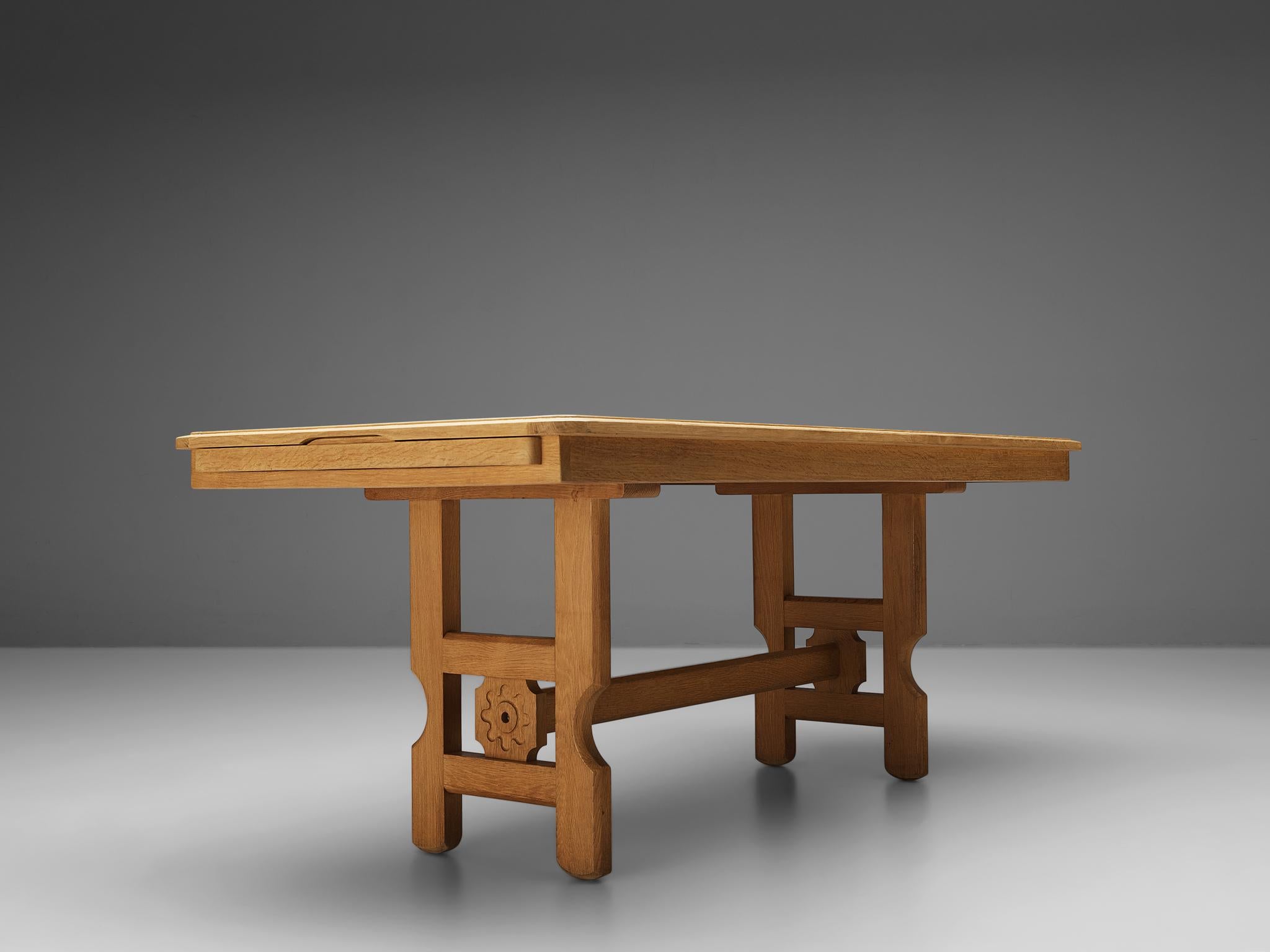 Guillerme & Chambron Extendable Dining Table in Oak For Sale 5