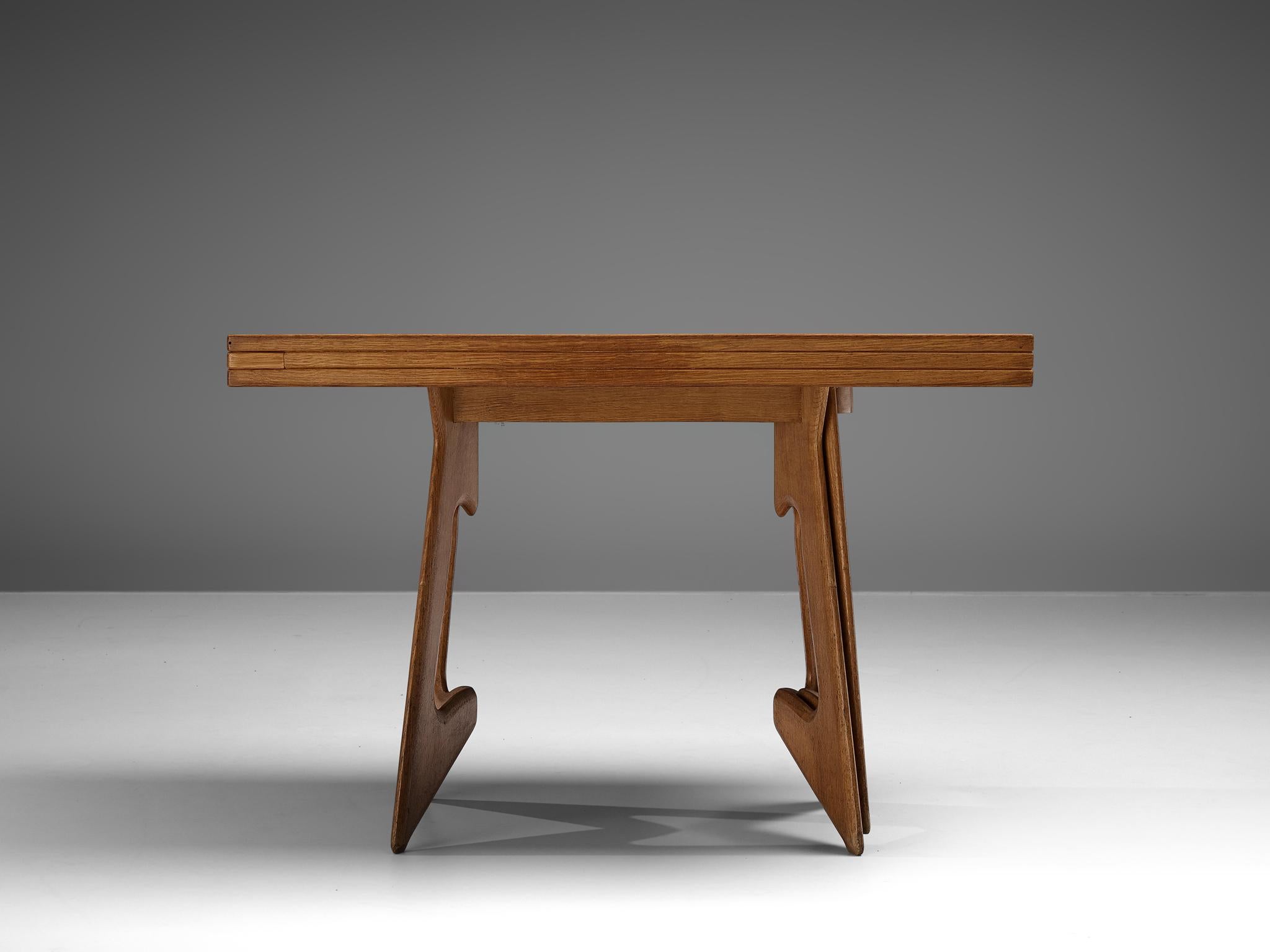 Guillerme & Chambron Extendable Dining Table in Oak 7