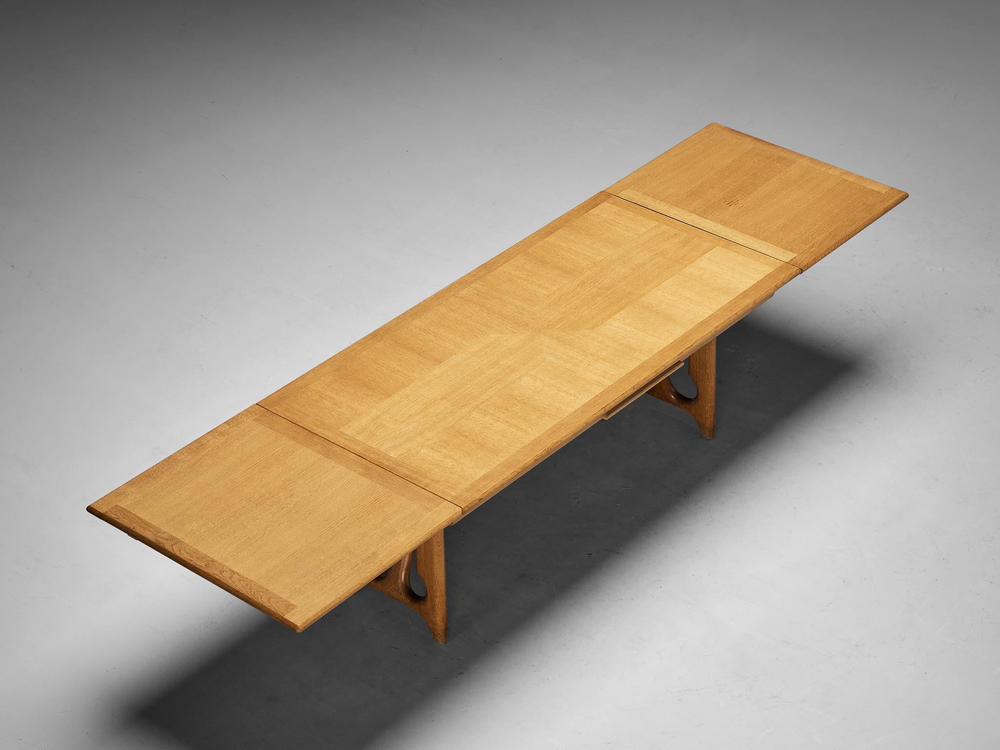 Guillerme & Chambron Extendable Dining Table in Oak  1