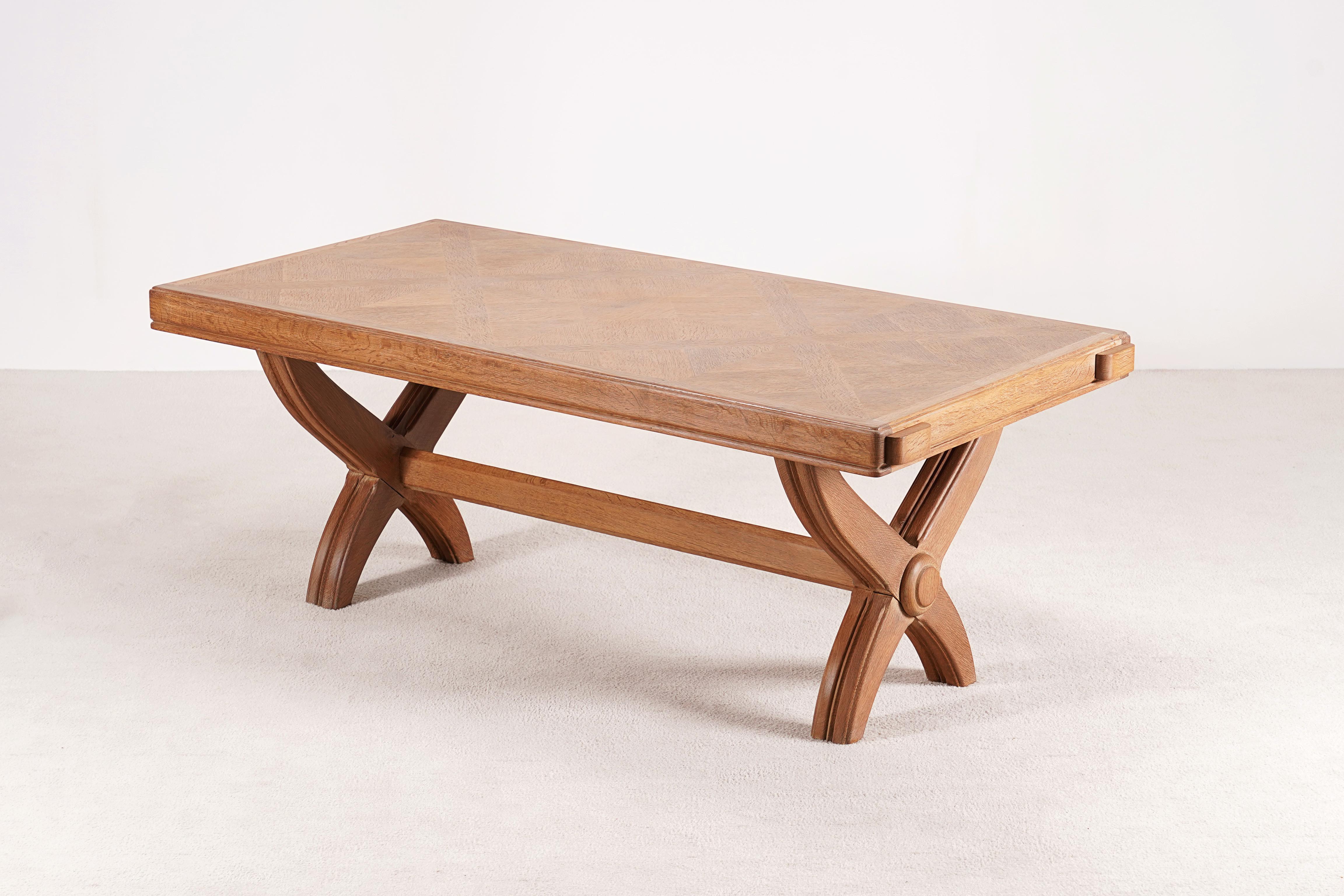 Guillerme et Chambron, Rare Extendable Dining Table in Oak from the early period of French company 