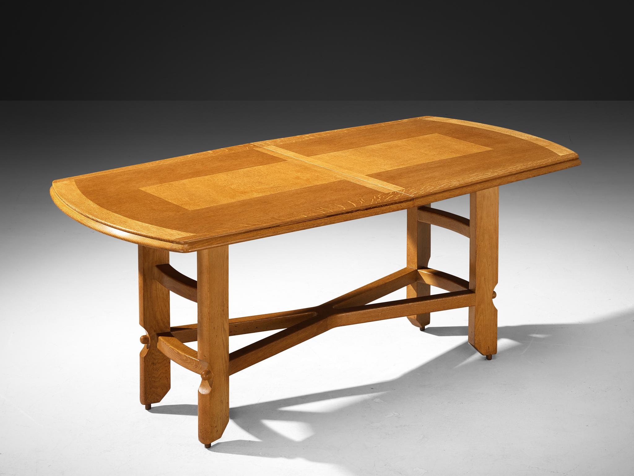 Guillerme & Chambron Extendable Dining Table in Solid Oak For Sale 1