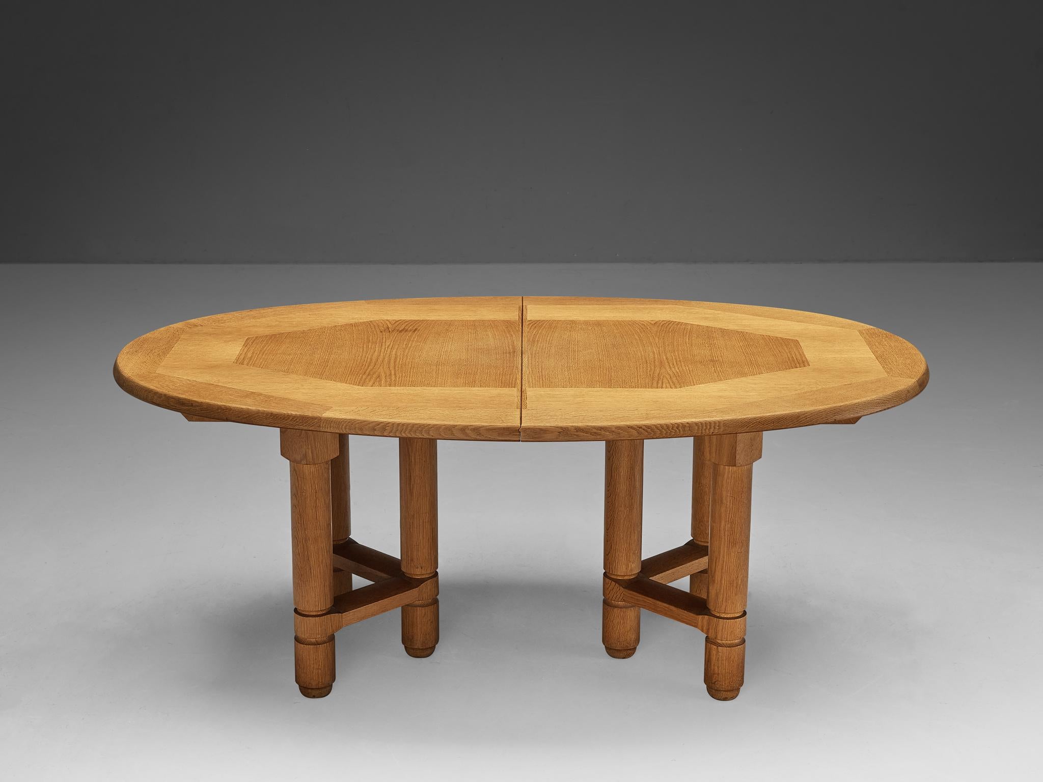 Guillerme & Chambron Extendable 'Elmyre' Dining Table in Solid Oak 1