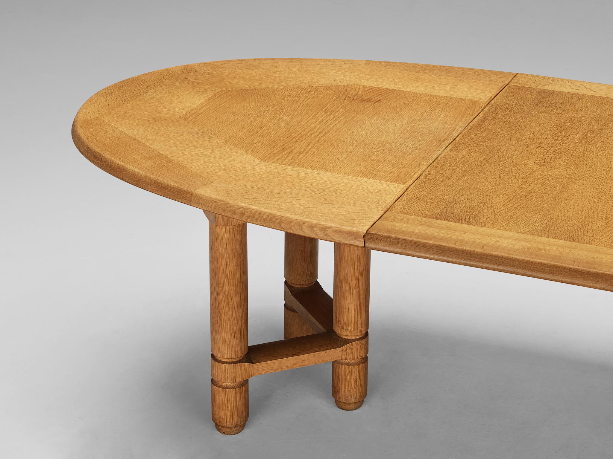 Guillerme & Chambron Extendable 'Elmyre' Dining Table in Solid Oak 2