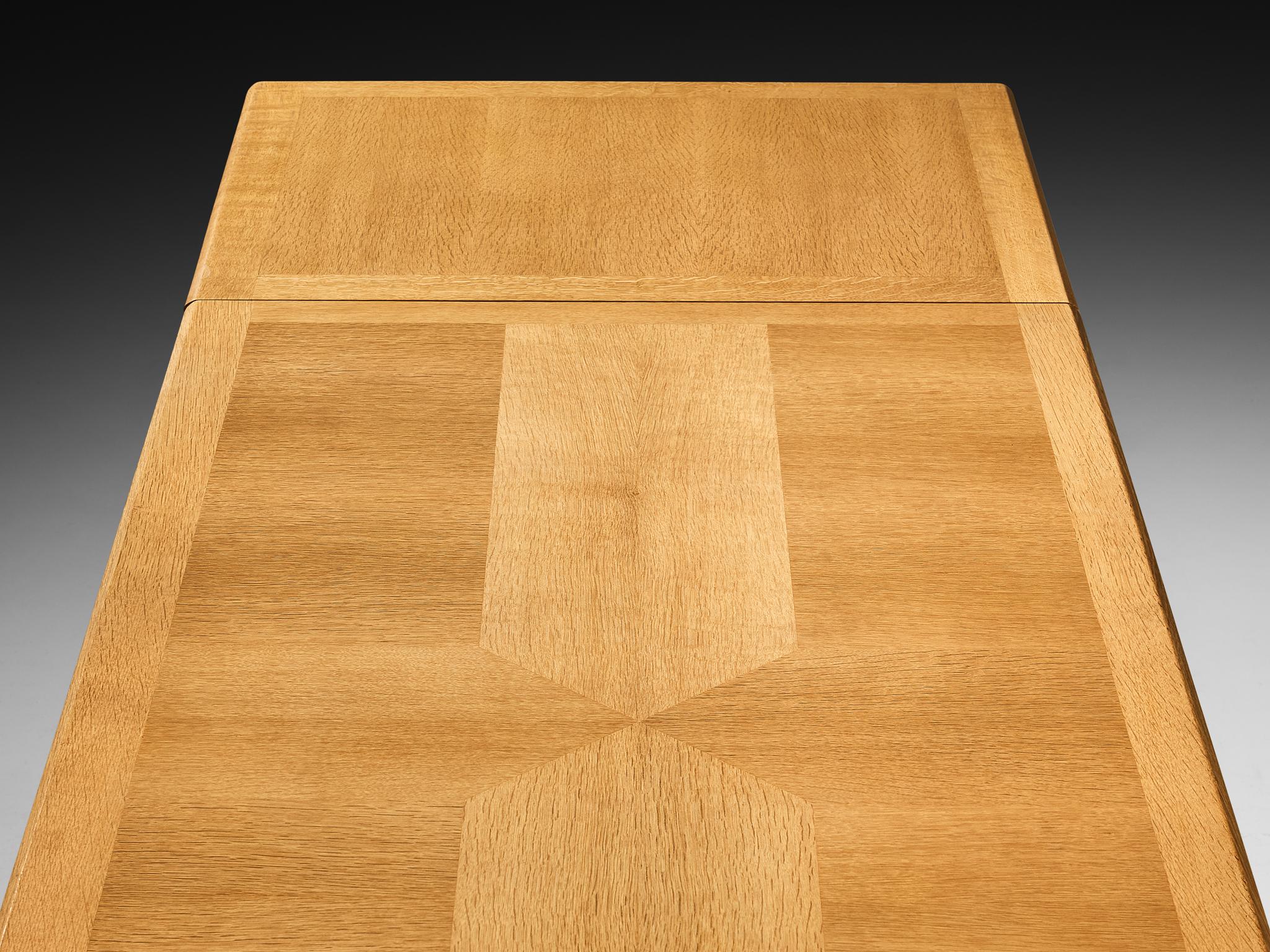 Guillerme & Chambron Extendable 'L'Italienne' Dining Table in Solid Oak For Sale 3