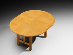 Guillerme & Chambron Table de salle à manger ronde extensible en Oak
