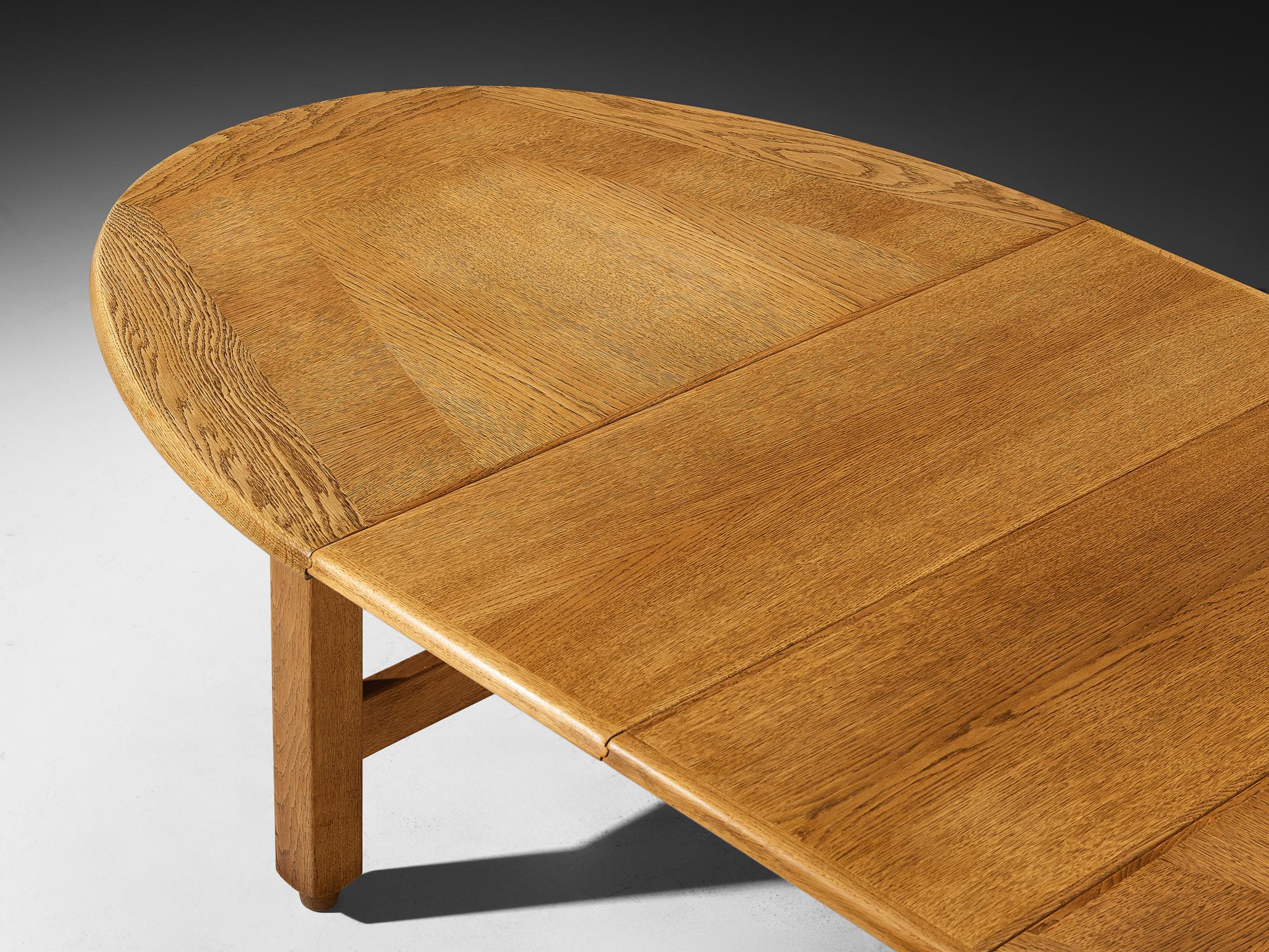Guillerme & Chambron Extendable Round Dining Table in Oak For Sale 3