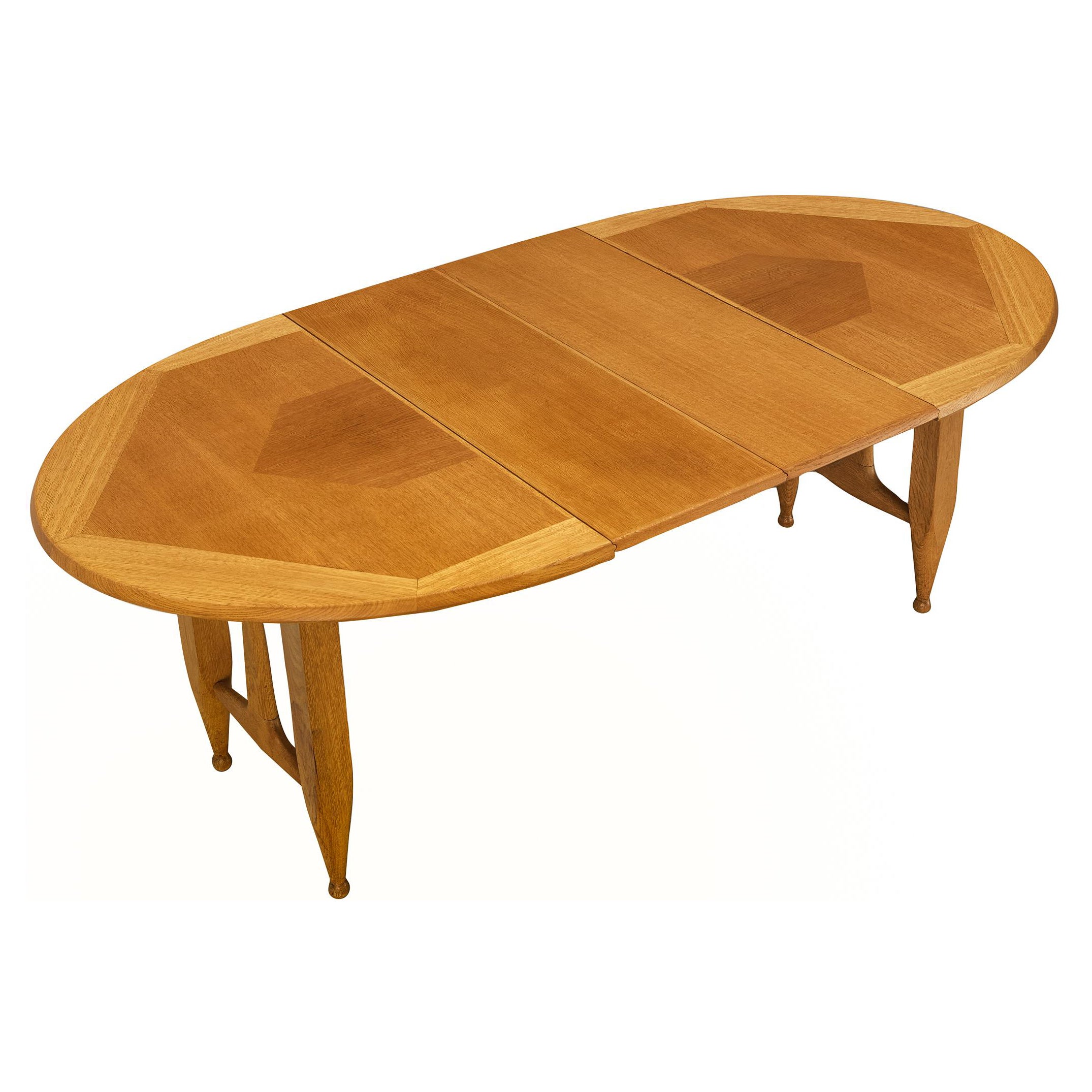 Guillerme 
Chambron Extendable Round Dining Table in Oak For Sale