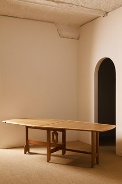 Guillerme & Chambron, table à manger pliante « Wallet », éd. Votre Maison, Danemark