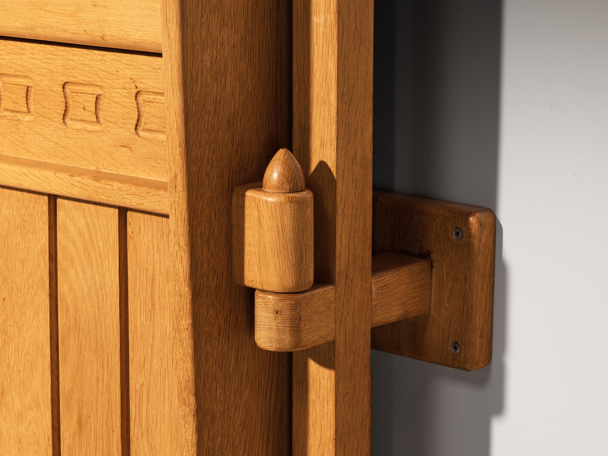 Fine XX secolo Guillerme & Chambron per Votre Maison Bar con lampada in Oak in vendita