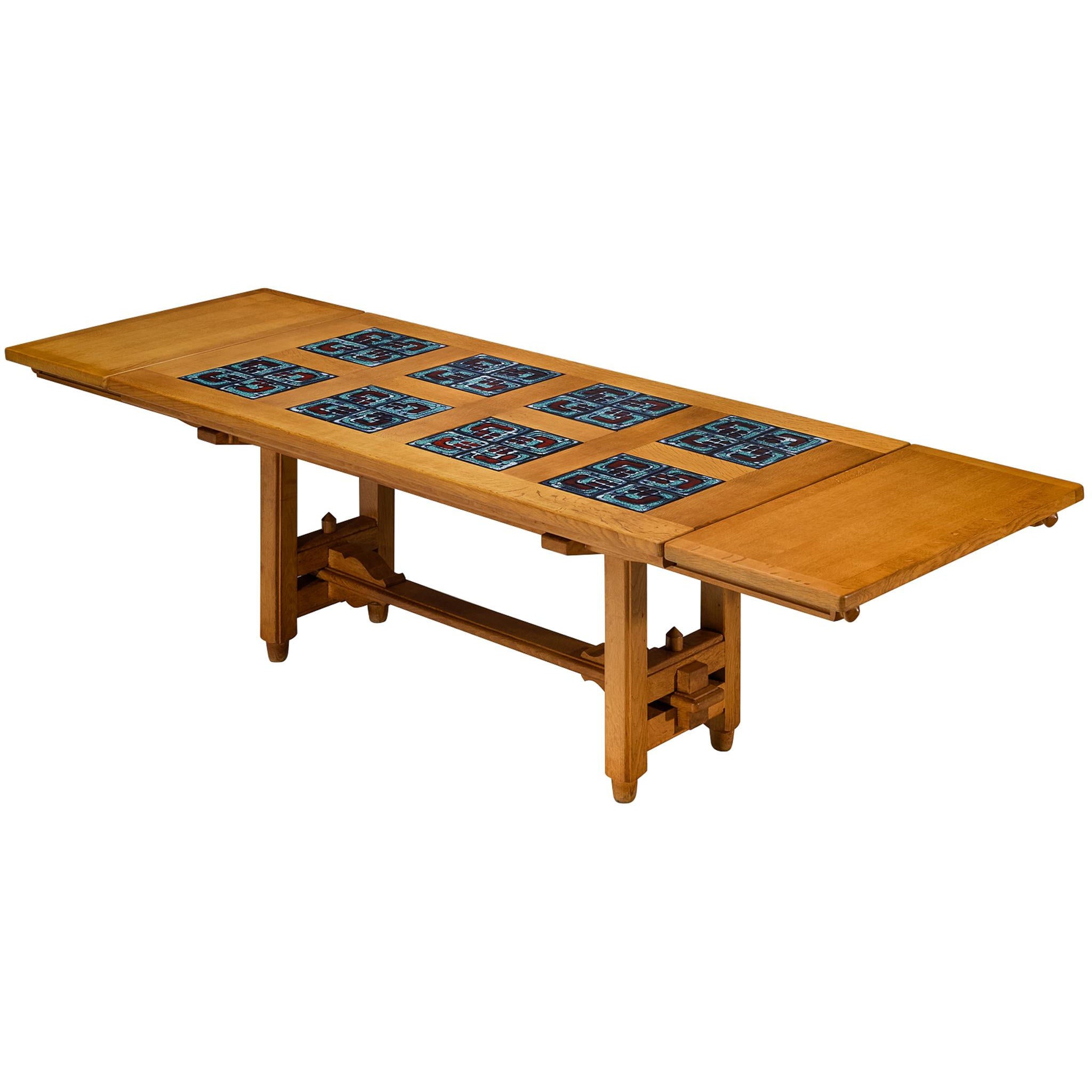 How thick should a dining table be?