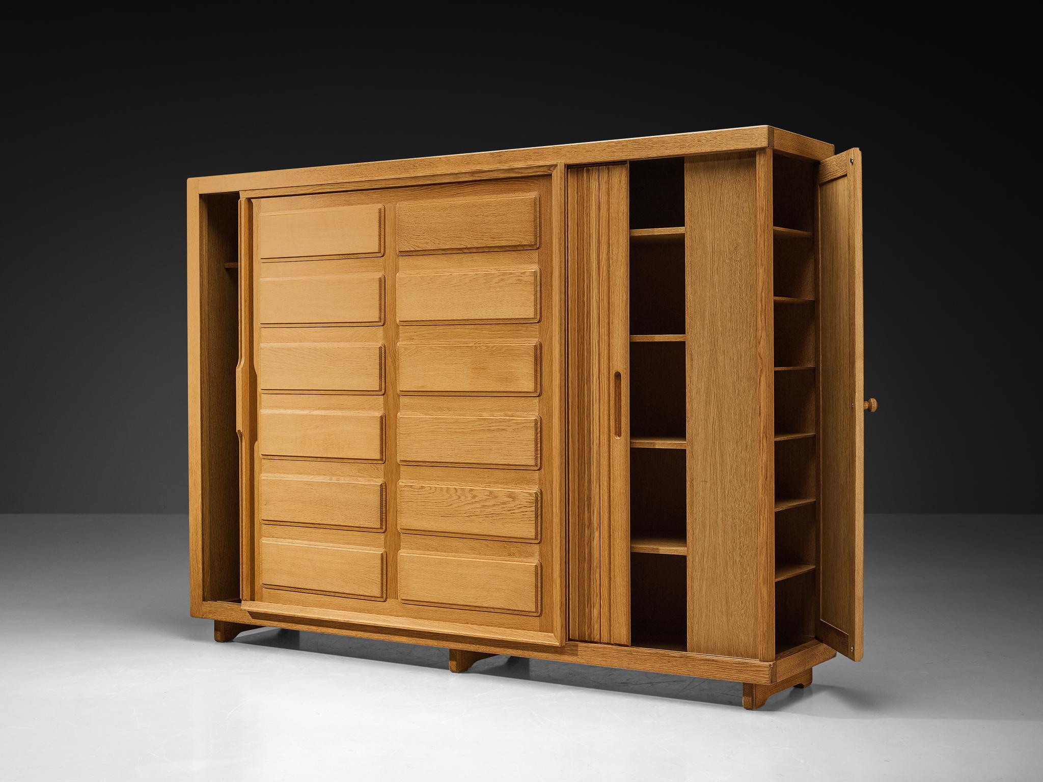 Großer Schrank oder Kleiderschrank von Guillerme & Chambron für Votre Maison im Angebot 3