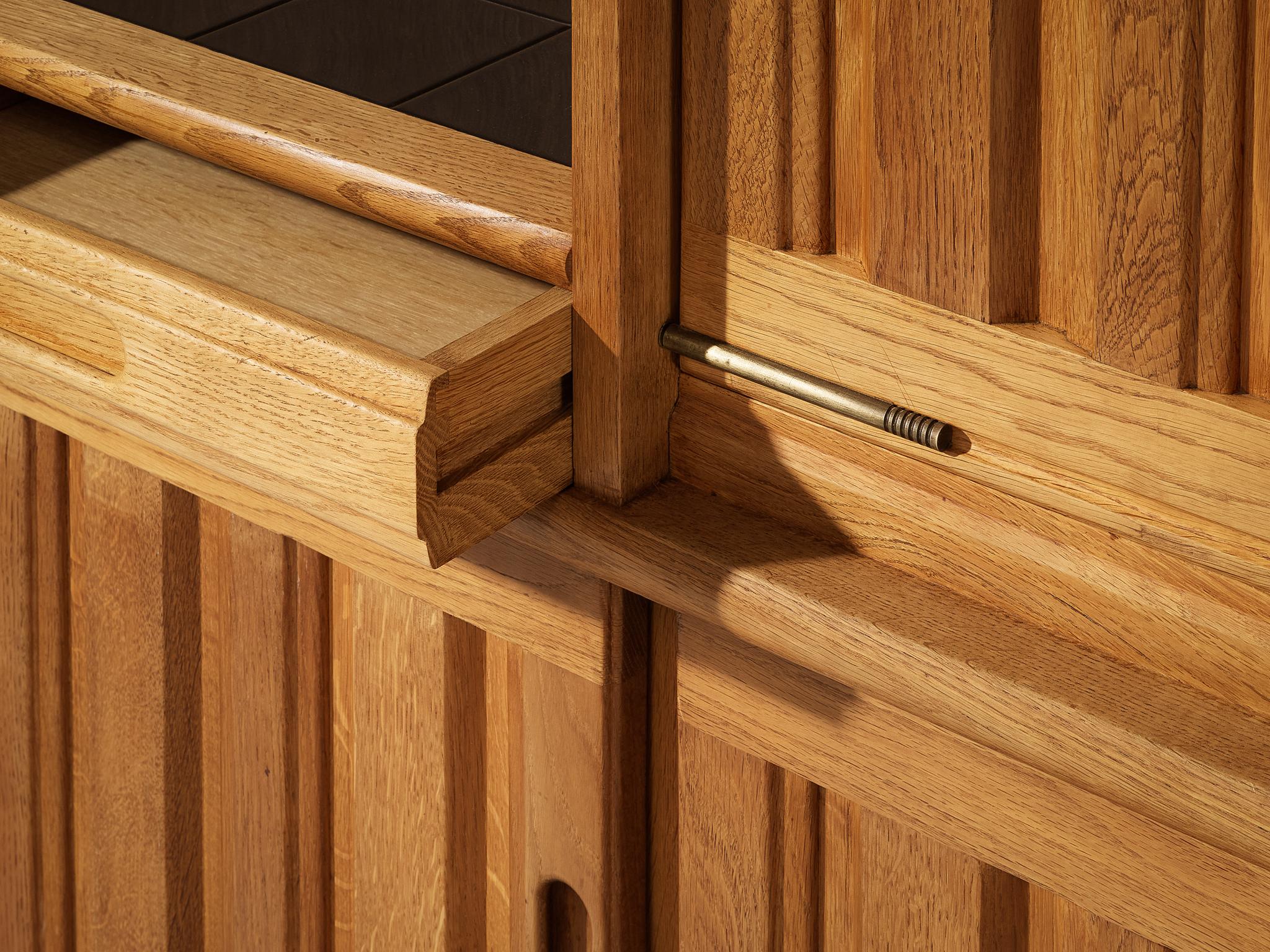 Credenza Guillerme & Chambron per Votre Maison in Oak con intarsio di piastrelle in vendita 2