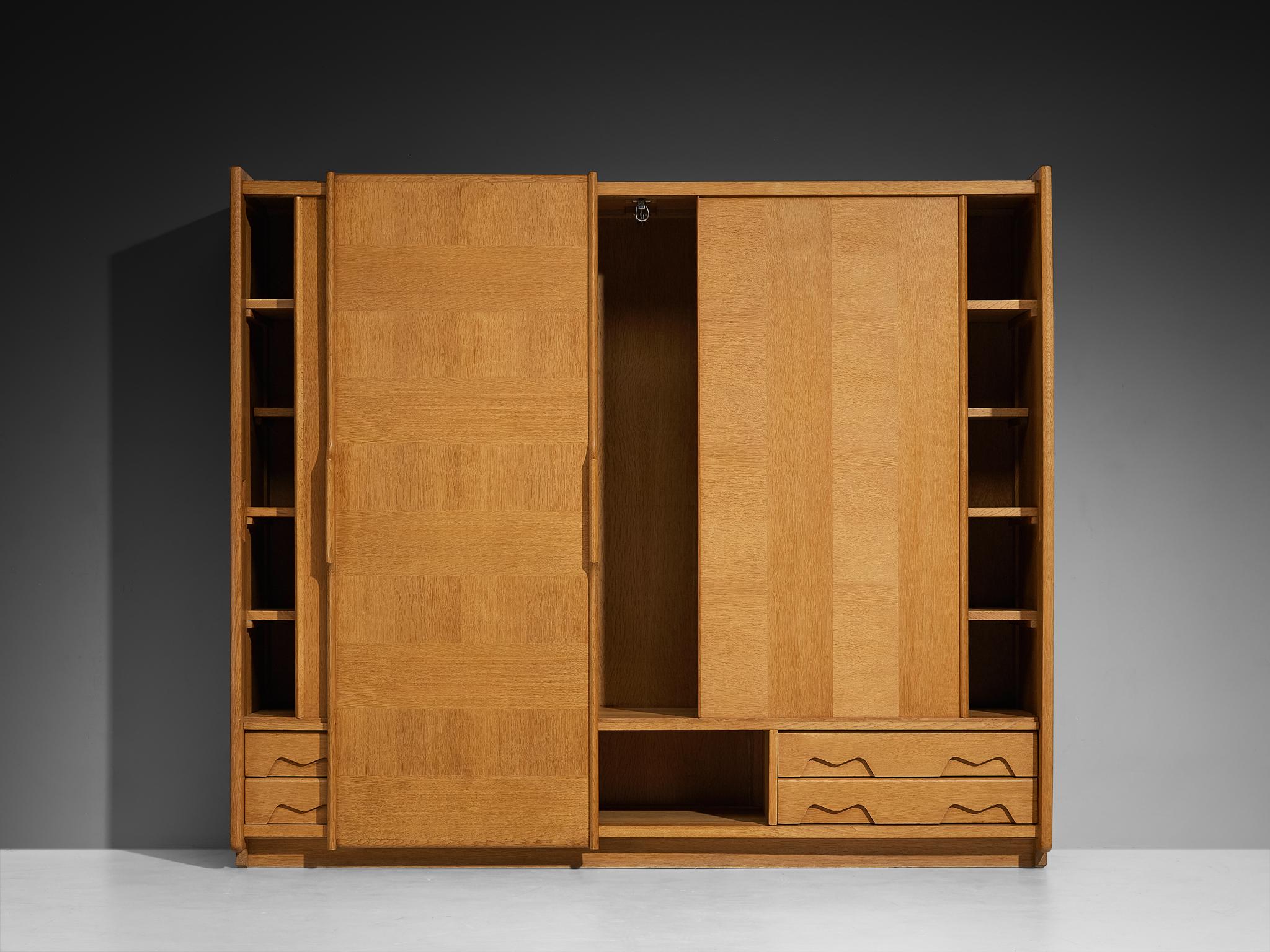 Guillerme & Chambron for Votre Maison Wardrobe in Oak en venta 3