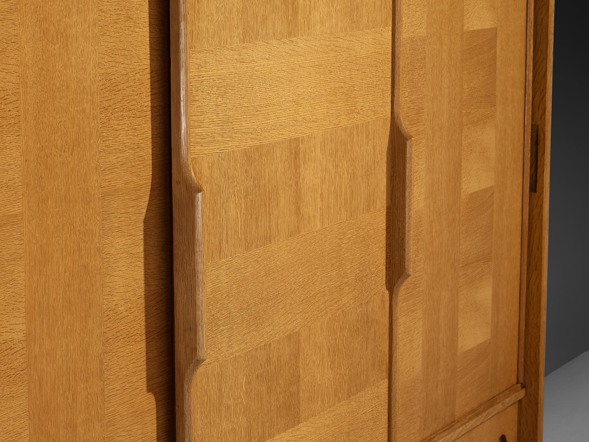 Francese Guillerme & Chambron per Votre Maison Armadio in Oak in vendita