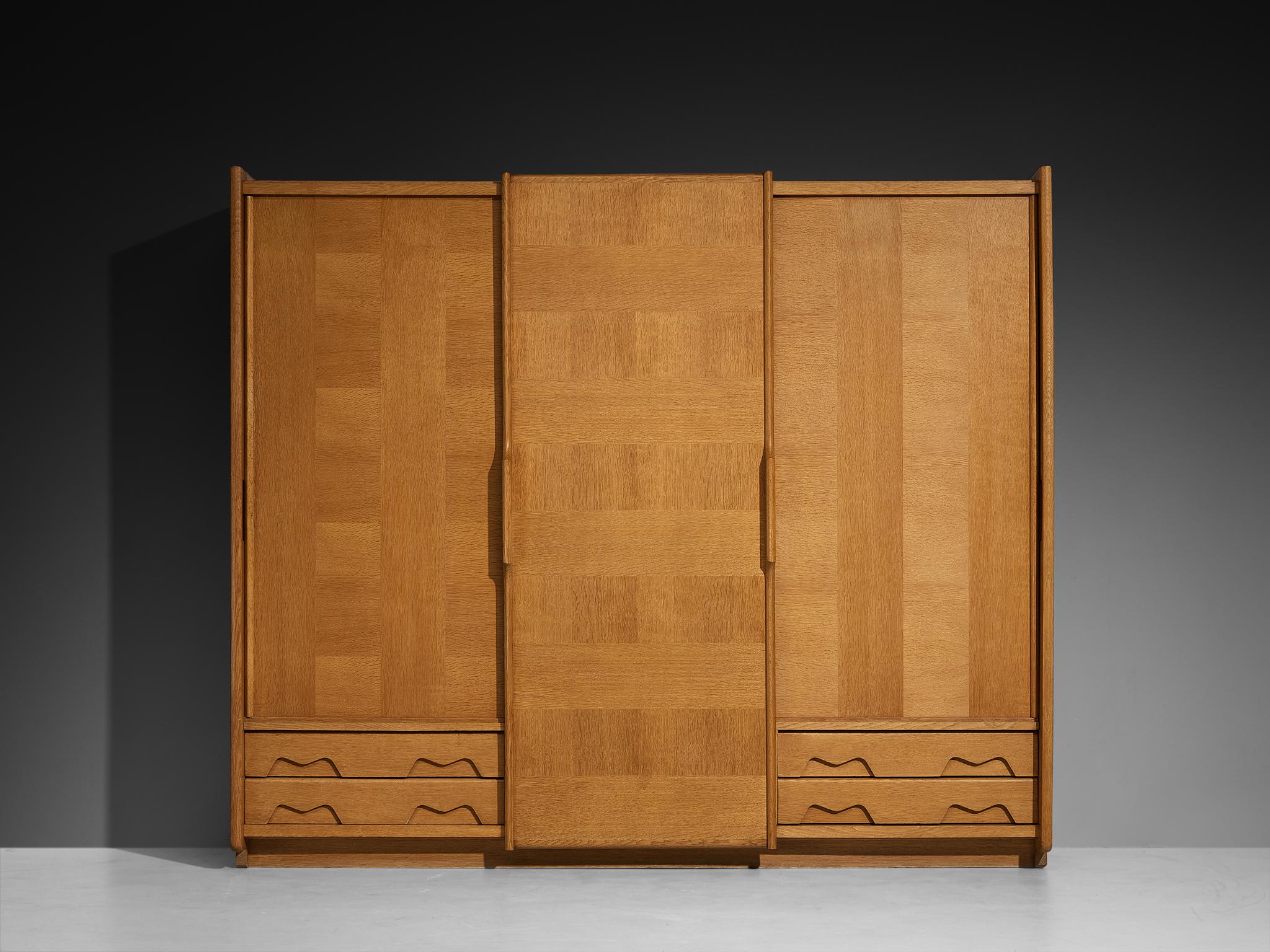 Guillerme & Chambron for Votre Maison Wardrobe in Oak Moderno de mediados de siglo en venta