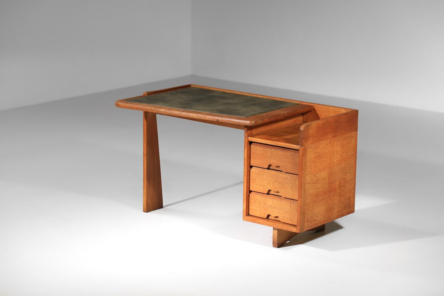 Mid-Century Modern Guillerme & Chambron French desk in solid oak from the 60's perfect condition