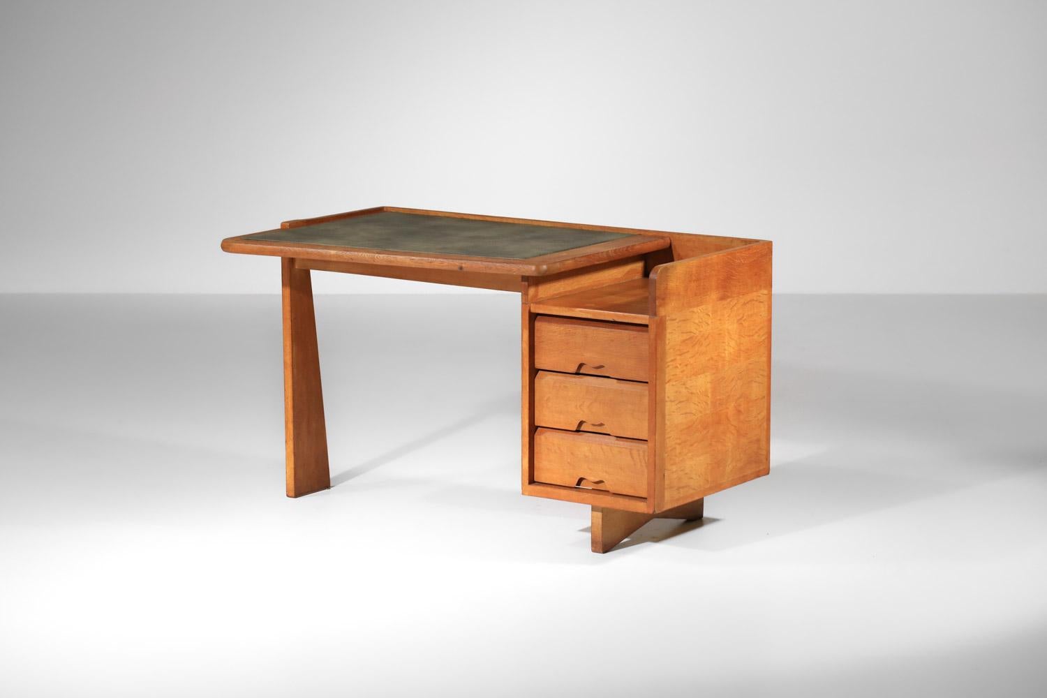Leather Guillerme & Chambron French desk in solid oak from the 60's perfect condition