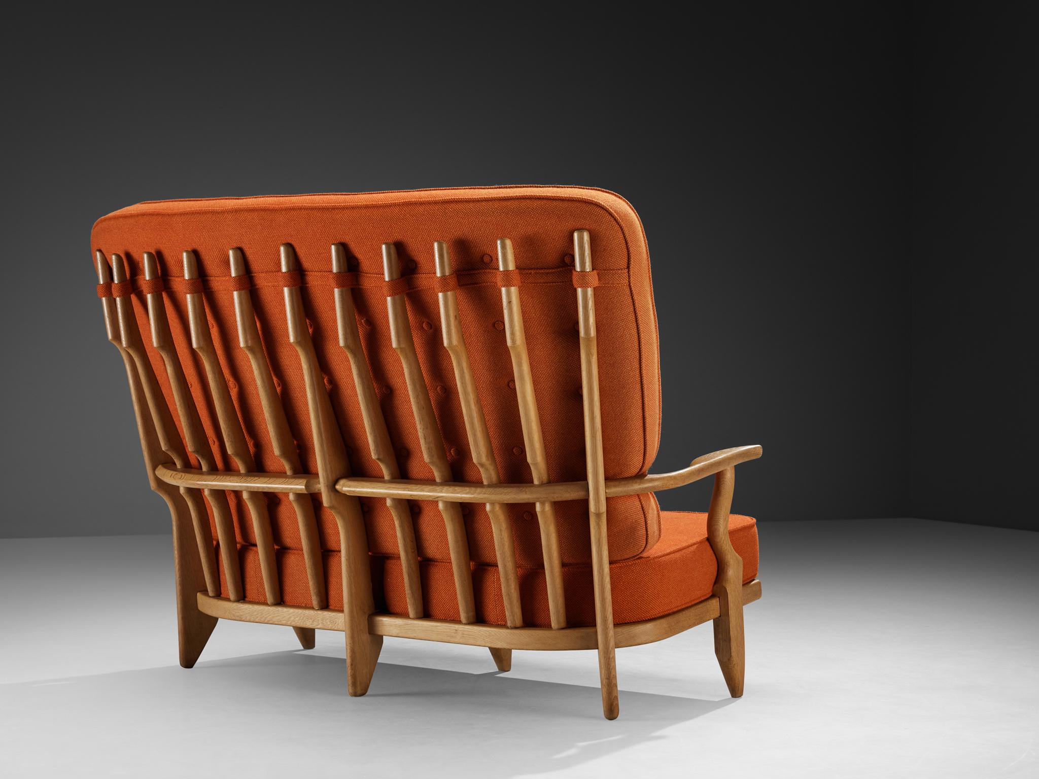 Guillerme & Chambron Grand Repos Sofa in Oak and Orange Upholstery In condizioni buone in vendita a Waalwijk, NL