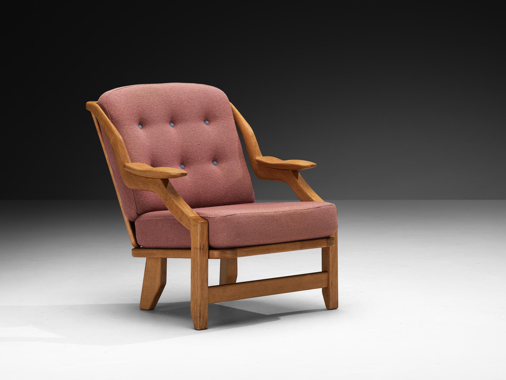 Guillerme et Chambron per Votre Maison, sedia da salotto 'Gregoire', lana, Oak, Francia, anni '60

Questa sedia si distingue per la sua silhouette scultorea, soprattutto se vista di lato. I braccioli piccoli e appuntiti e le gambe e la struttura