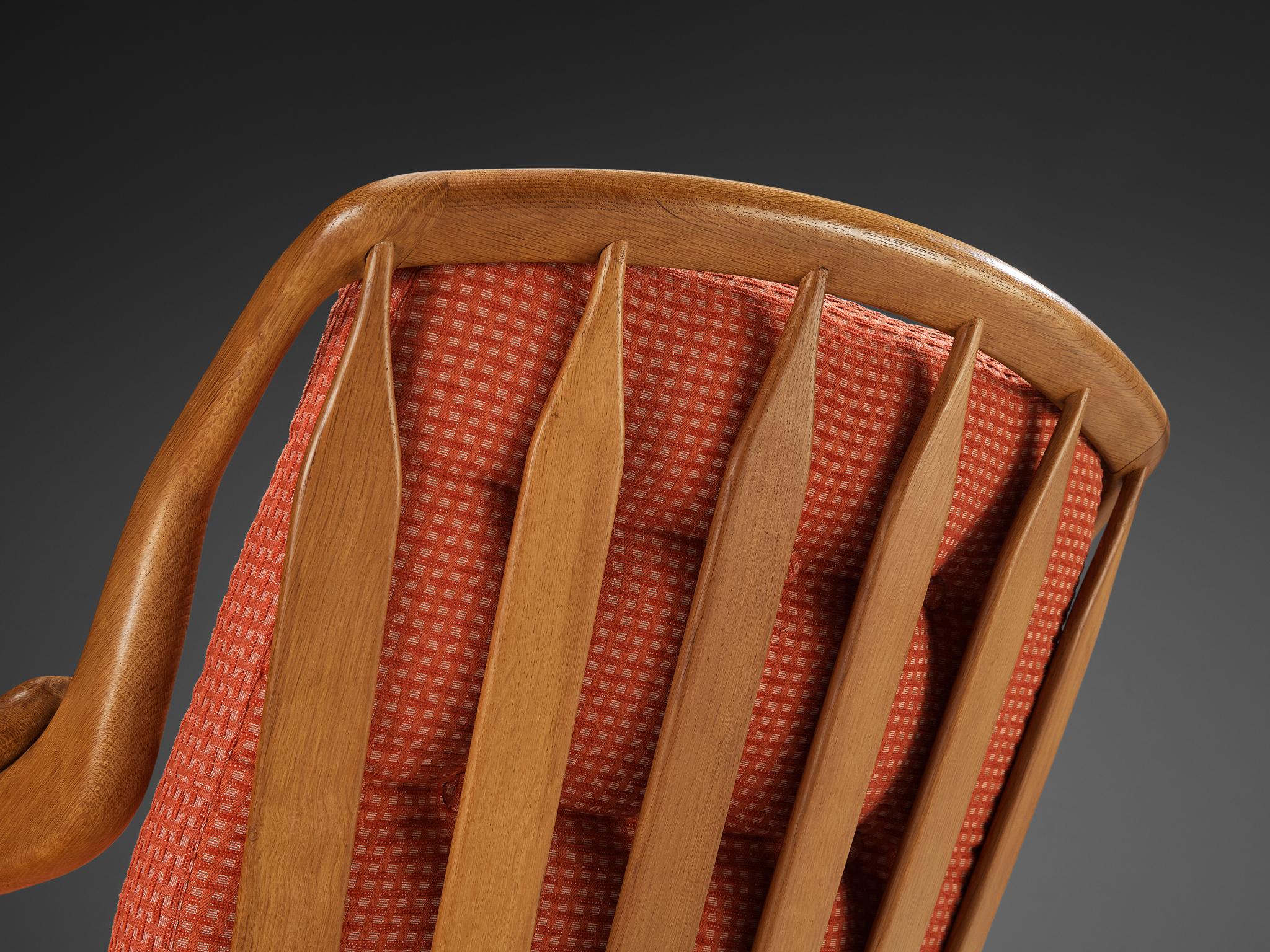 Silla de salón 'Gregoire' de Guillerme & Chambron en roble macizo mediados del siglo XX