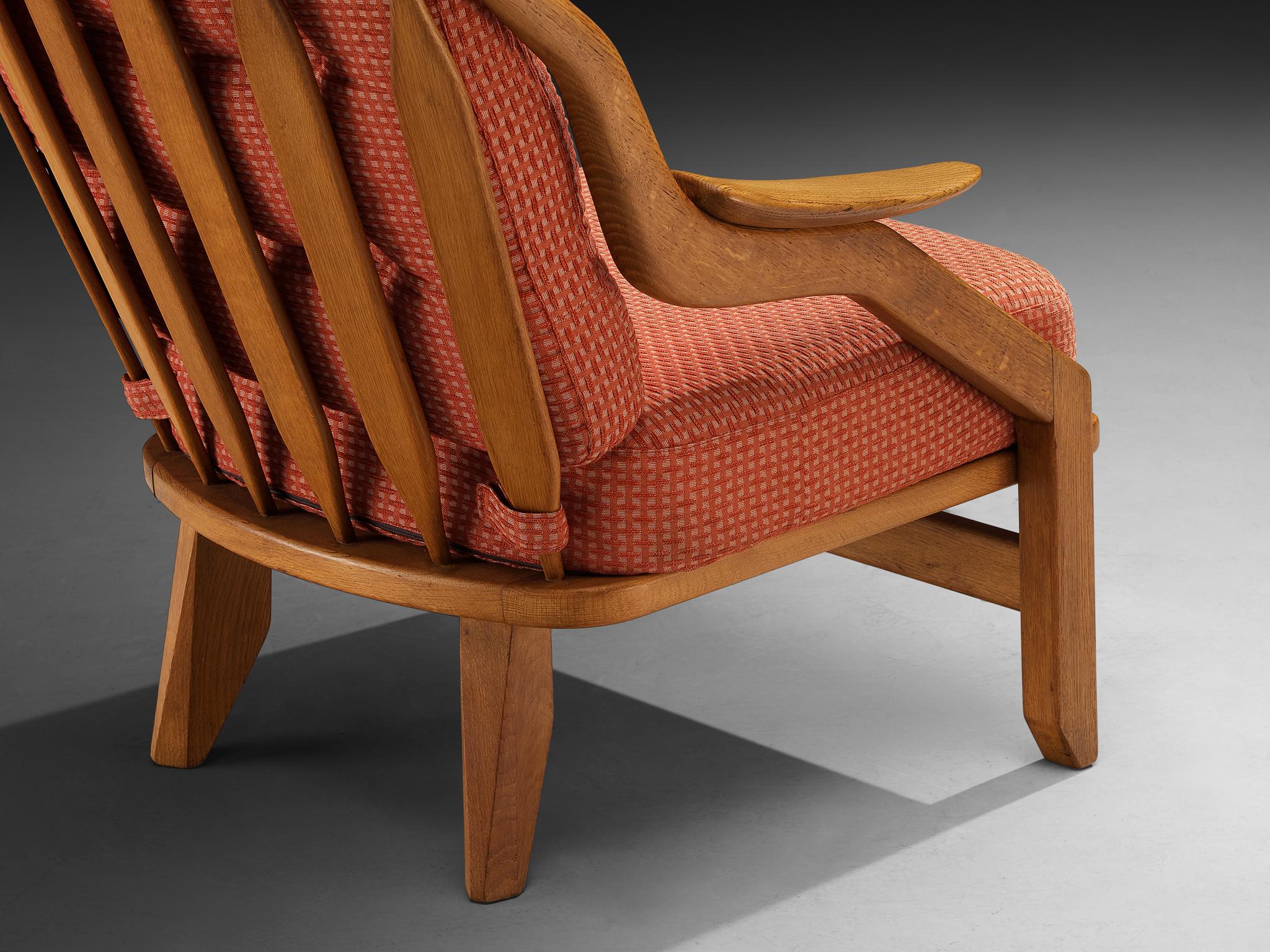 Guillerme & Chambron: Loungesessel „Gregoire“ aus massiver Eiche (Stoff) im Angebot