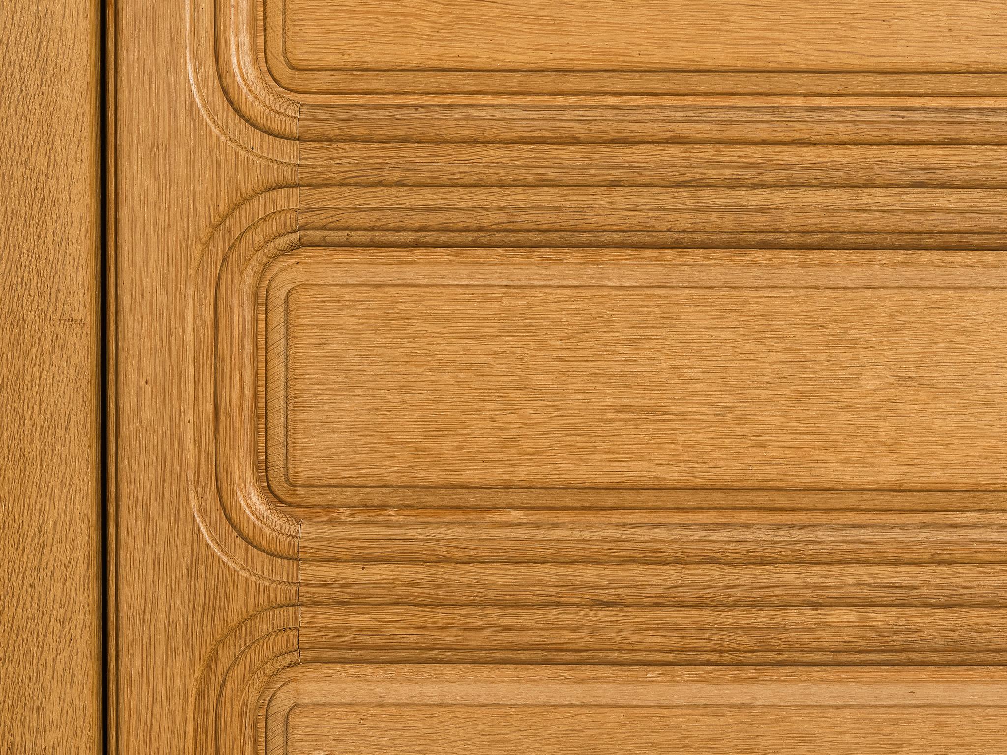 Francese Credenza Guillerme & Chambron in Oak massiccio e ottone in vendita