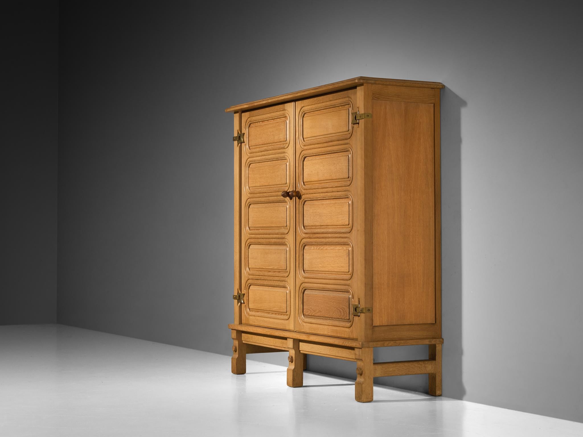 Credenza Guillerme & Chambron in Oak massiccio e ottone In condizioni buone in vendita a Waalwijk, NL