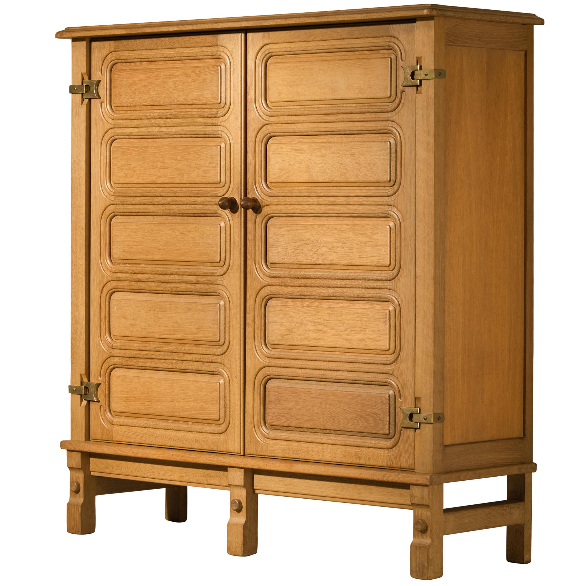 Credenza Guillerme 
Chambron in Oak massiccio e ottone