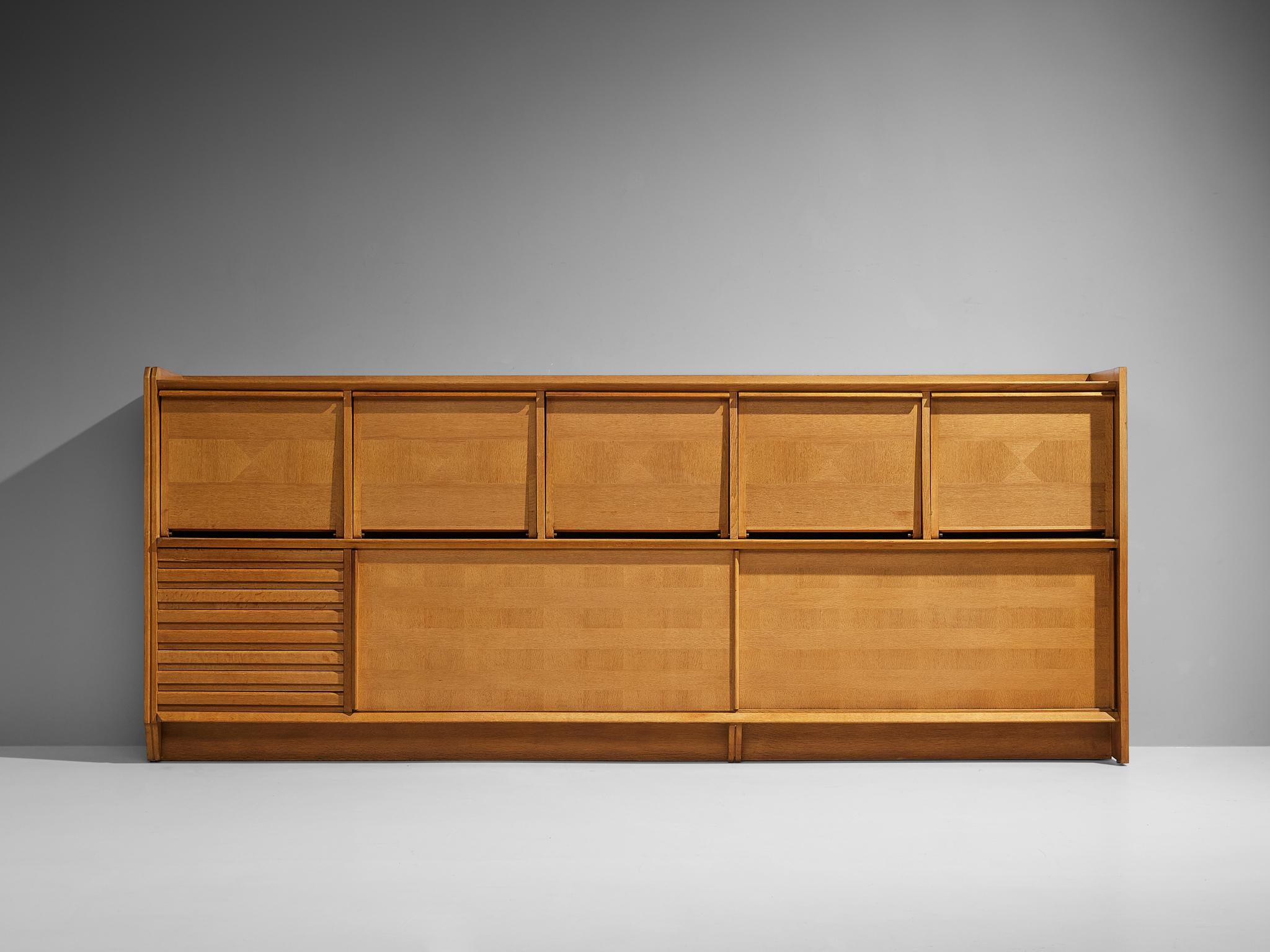 Guillerme & Chambron Large Sideboard in Oak In Good Condition For Sale In Waalwijk, NL