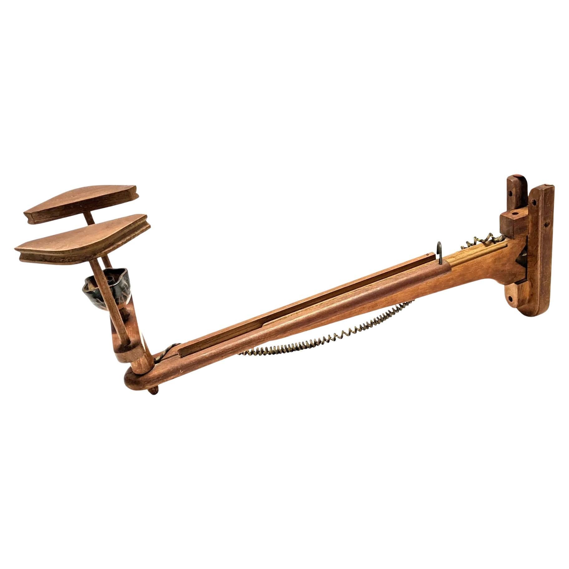 Guillerme  Chambron large wall lamp with swivel and sliding arm, circa 1950/1960 For Sale