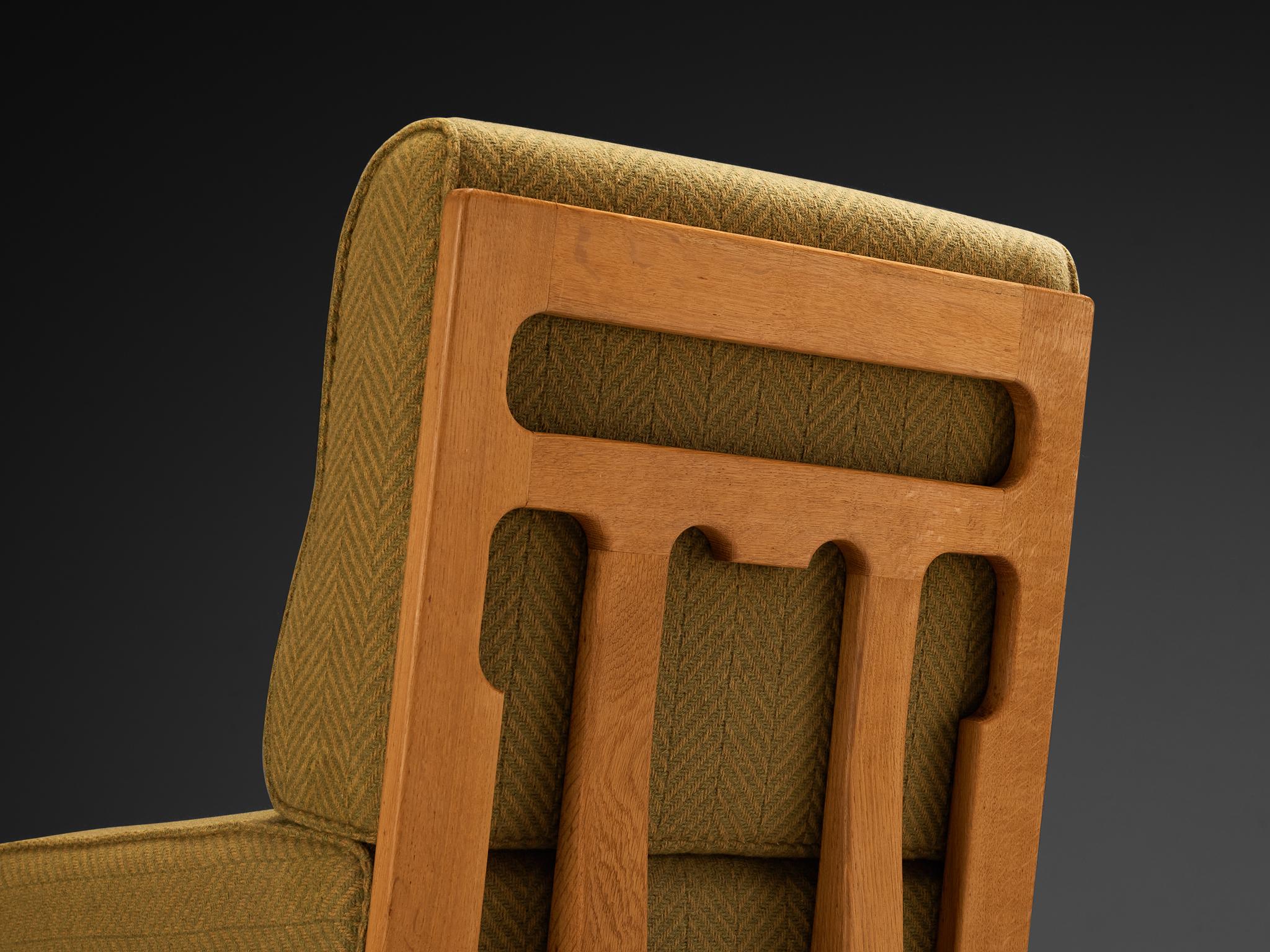 Guillerme & Chambron Lounge Chair 'Elmyre' in Green Fabric and Oak In Good Condition For Sale In Waalwijk, NL