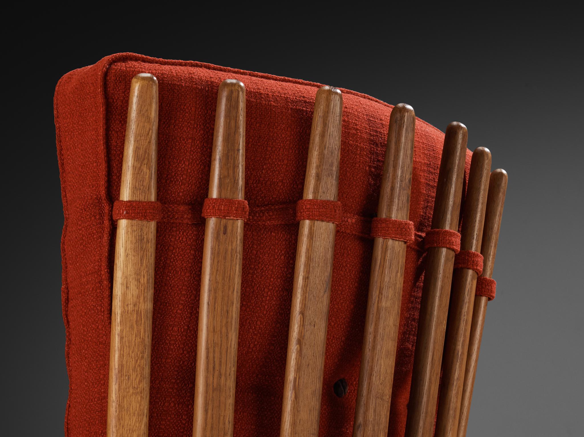 Sillón Guillerme & Chambron de roble y cojines rojos Lana en venta