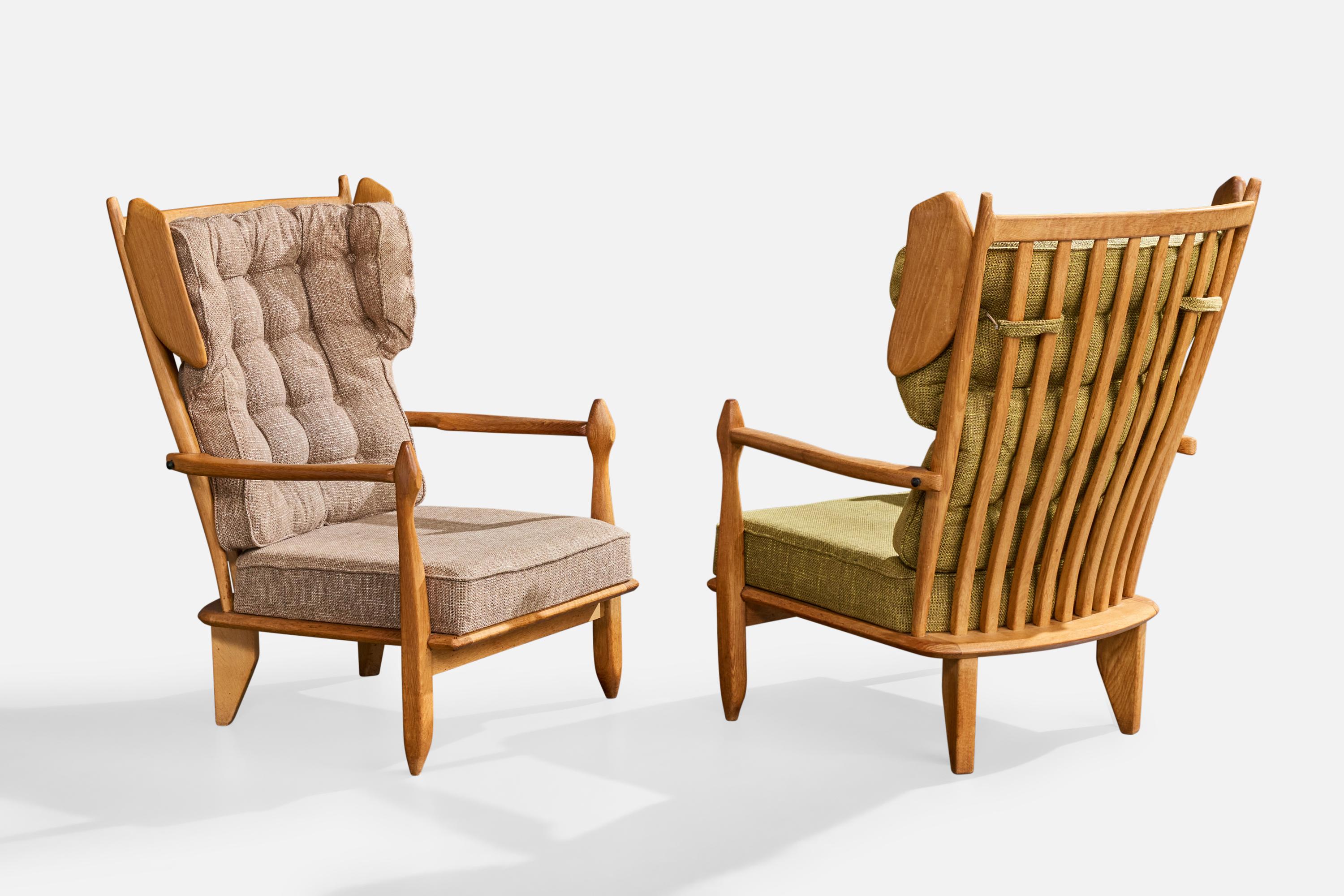 Français Guillerme & Chambron, Chaises longues, Oak Oak, Tissu, France, 1960 en vente