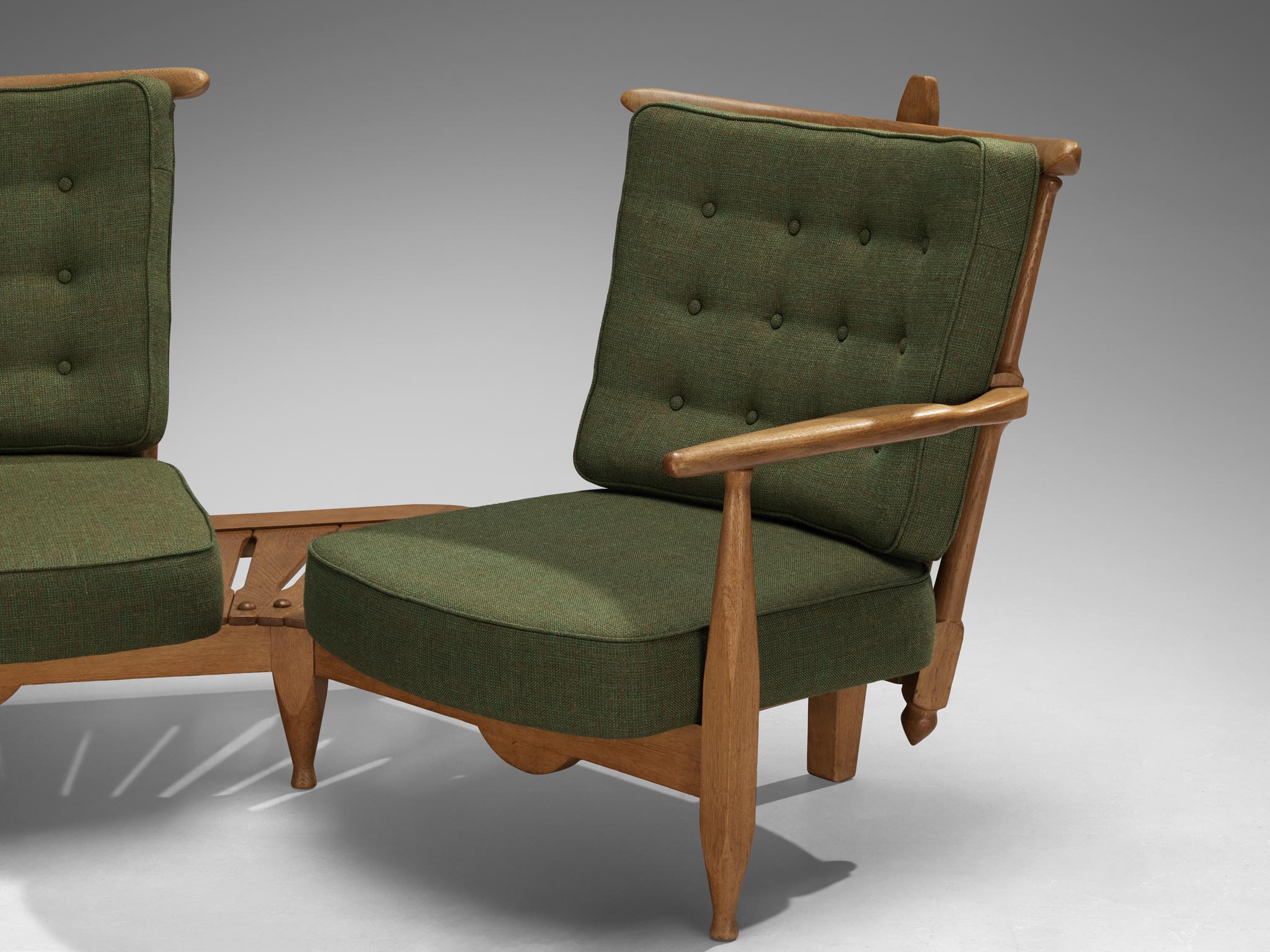Ensemble Guillerme & Chambron avec table d'appoint en chêne massif et tissu vert en vente 6