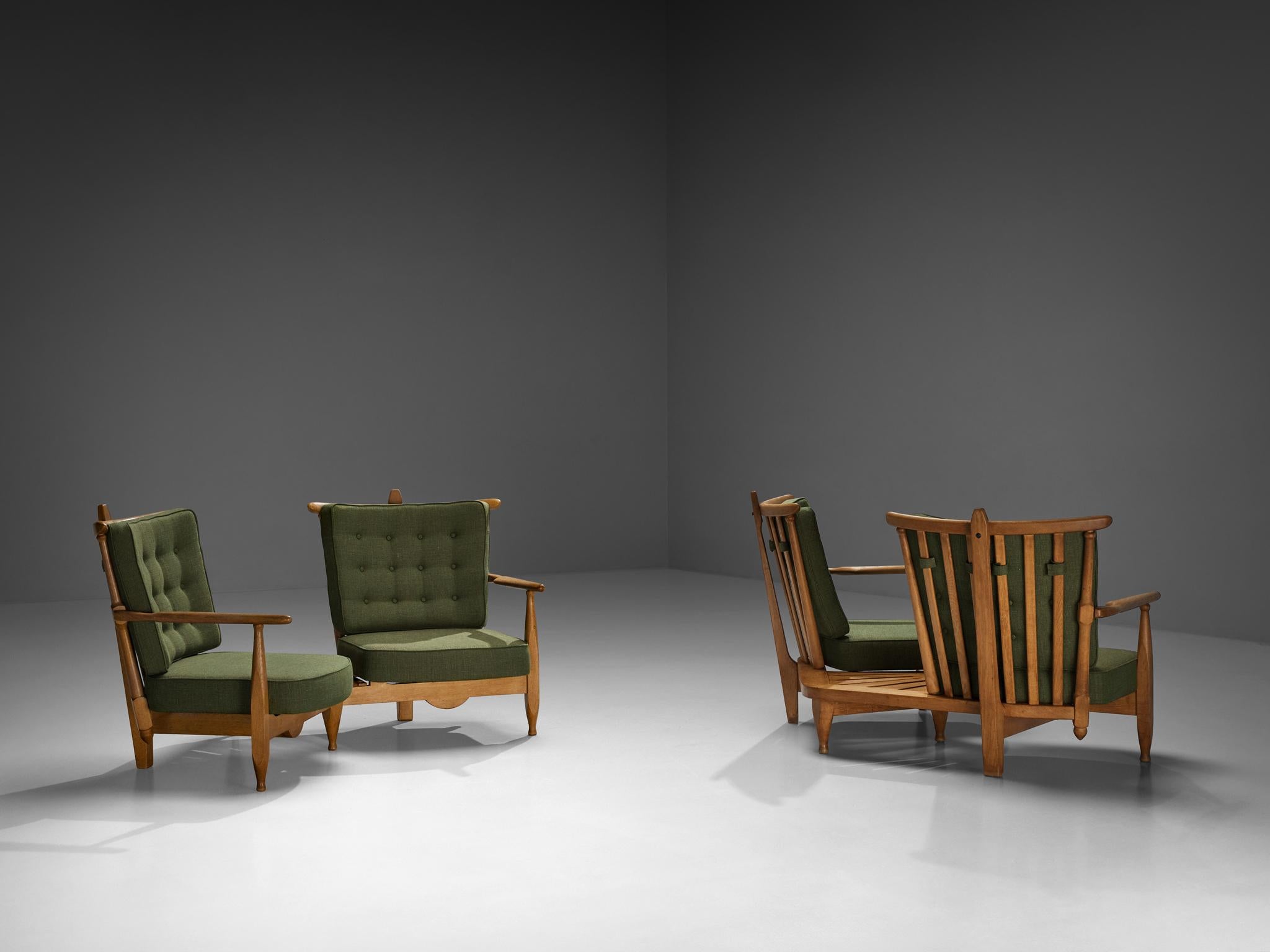 Français Ensemble Guillerme & Chambron avec table d'appoint en chêne massif et tissu vert en vente