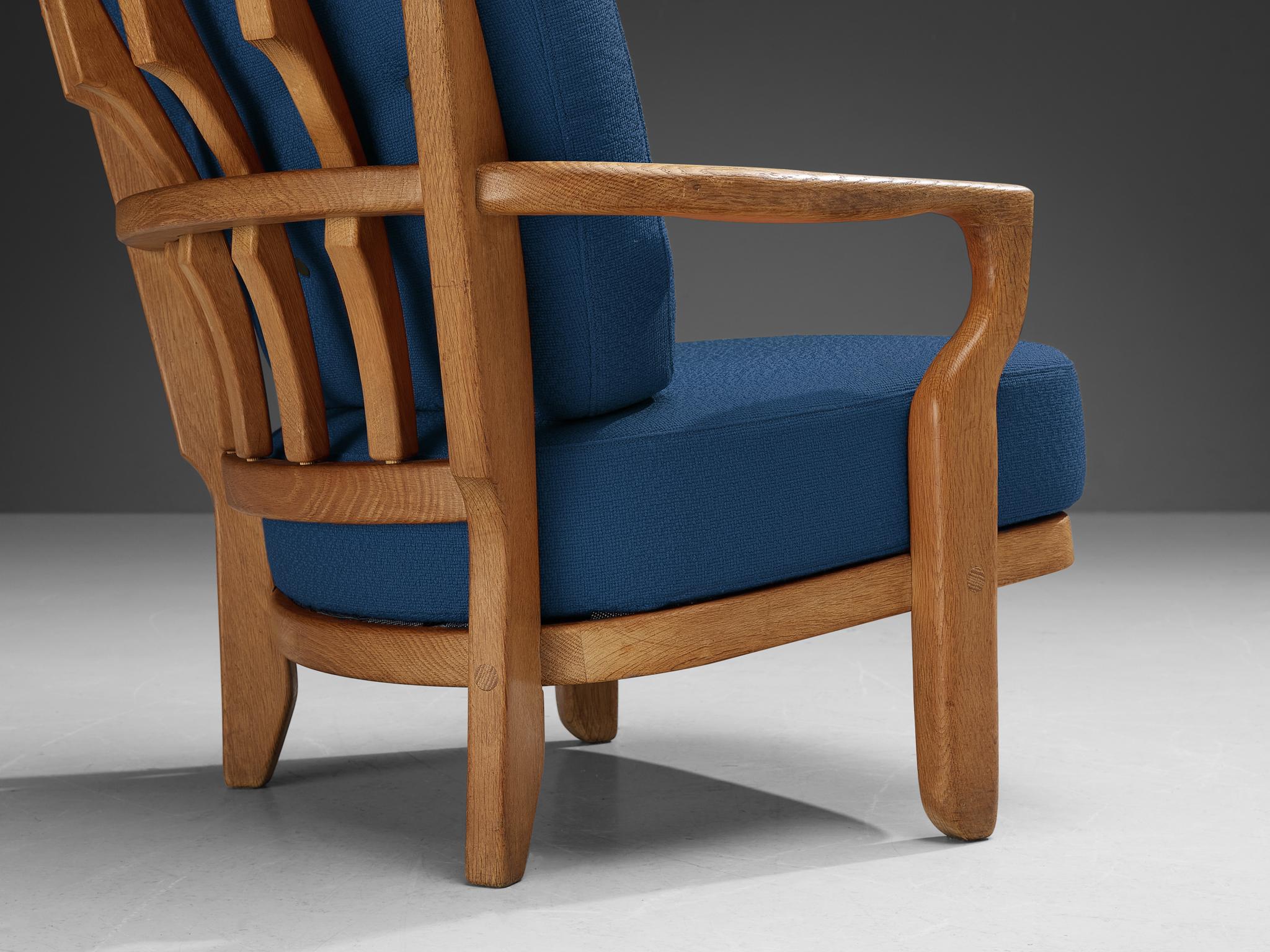 Guillerme & Chambron 'Mid Repos' Lounge Chair in Oak and Blue Wool For Sale 2