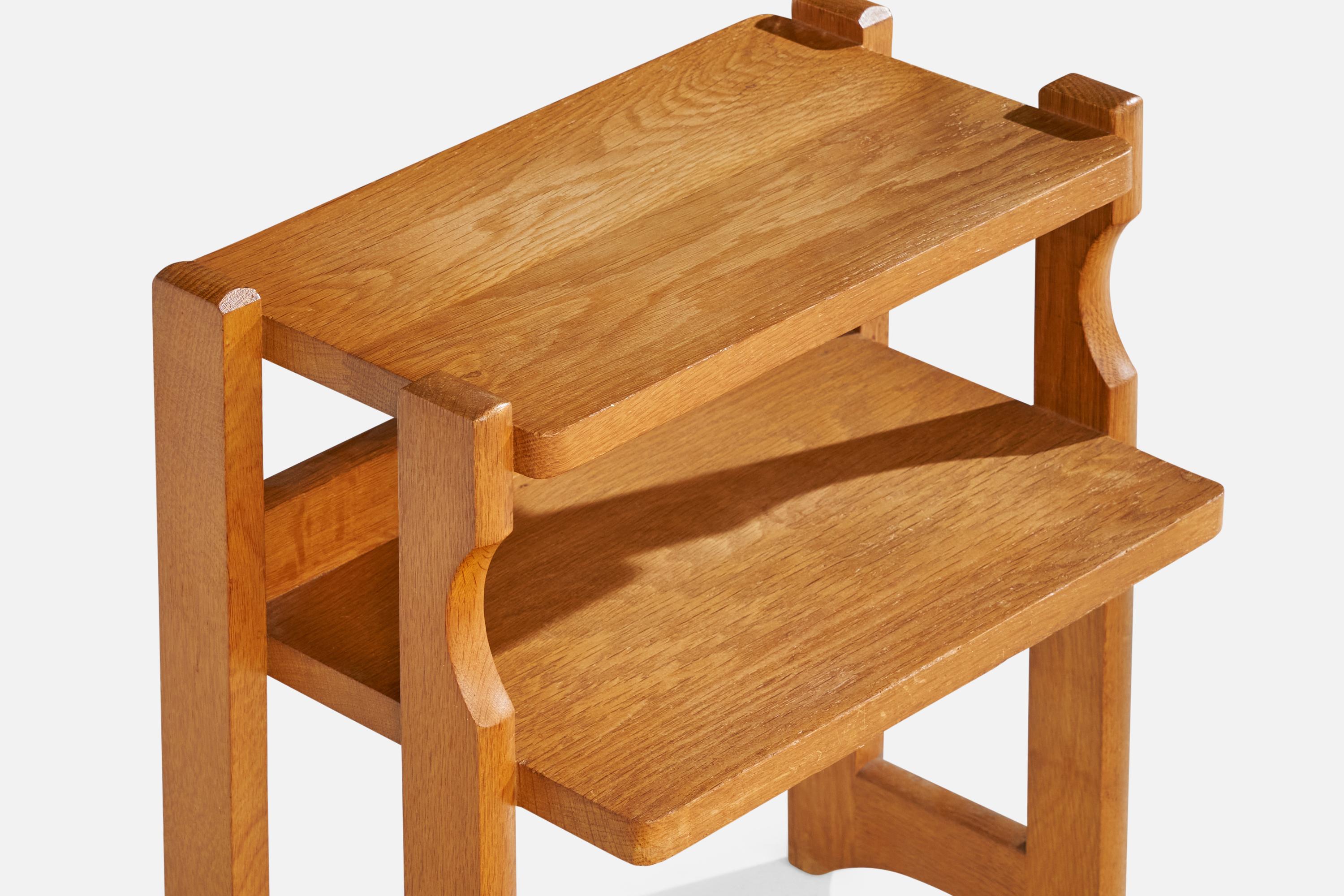 Chêne Tables de nuit Guillerme & Chambron, chêne, France, années 1960 en vente