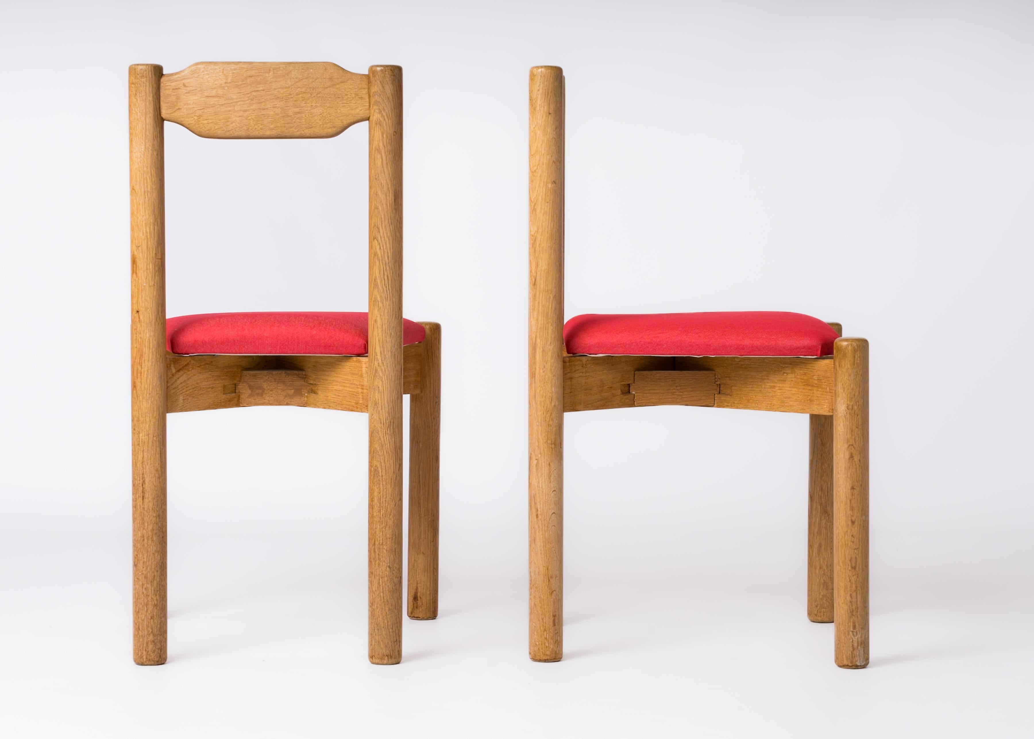 Guillerme & Chambron Oak Chairs w. Red Fabric Upholstery - France 1970's In Good Condition For Sale In New York, NY