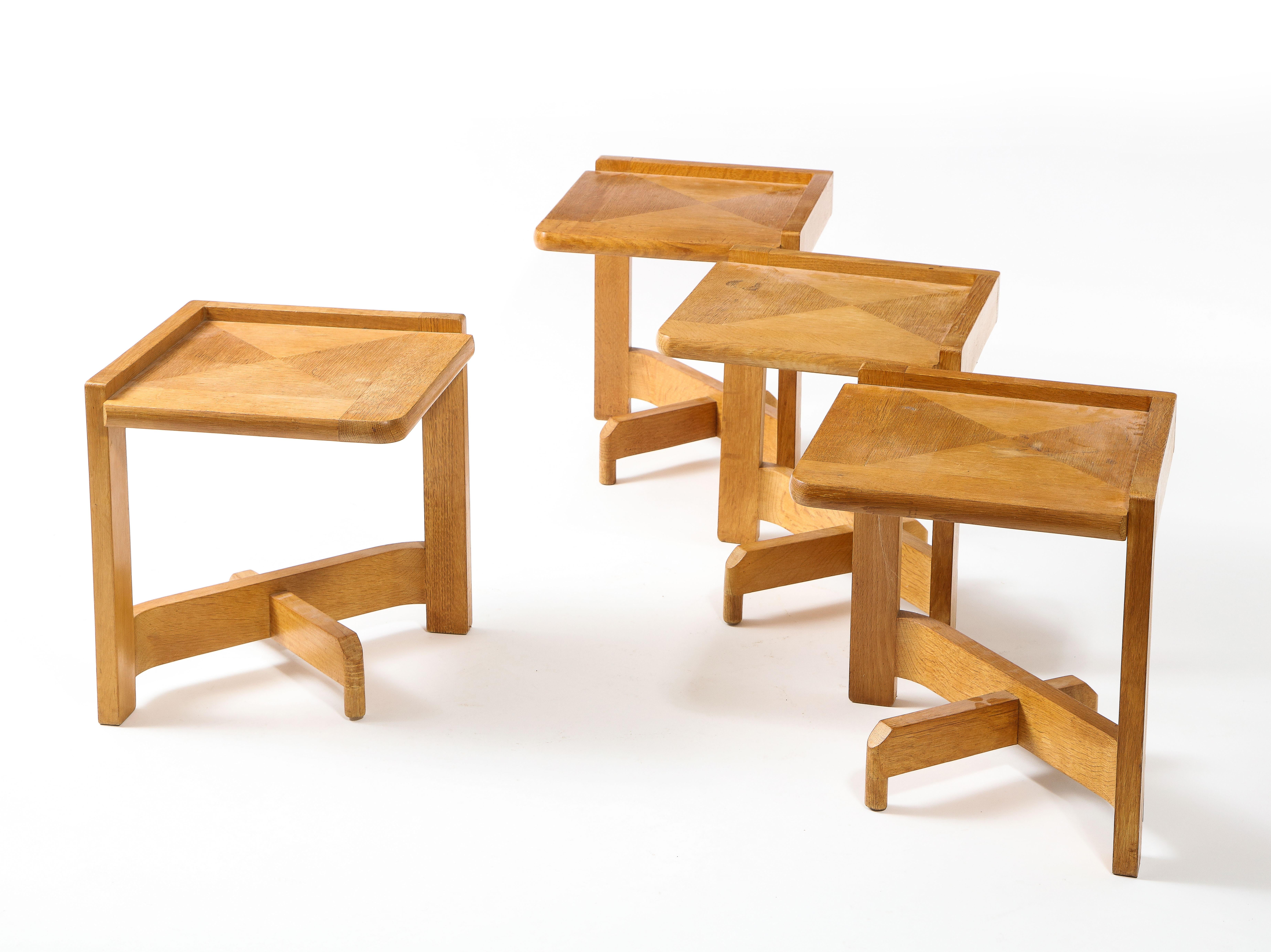 Guillerme & Chambron tables d'extrémité en chêne, France, années 1950 en vente 5
