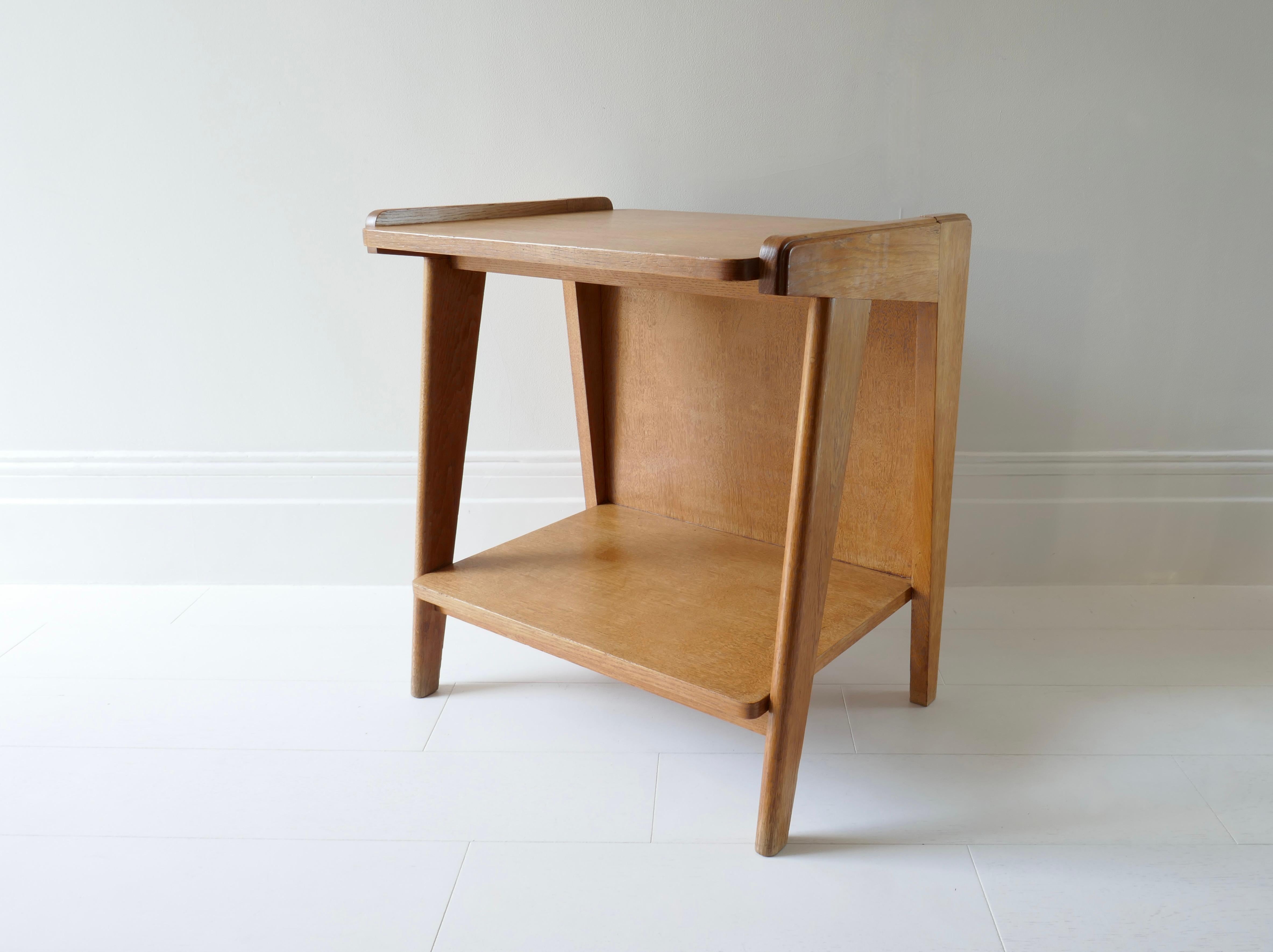 Mid-Century Modern Guillerme & Chambron Oak Side Table or Night Stand, France, 1960s For Sale