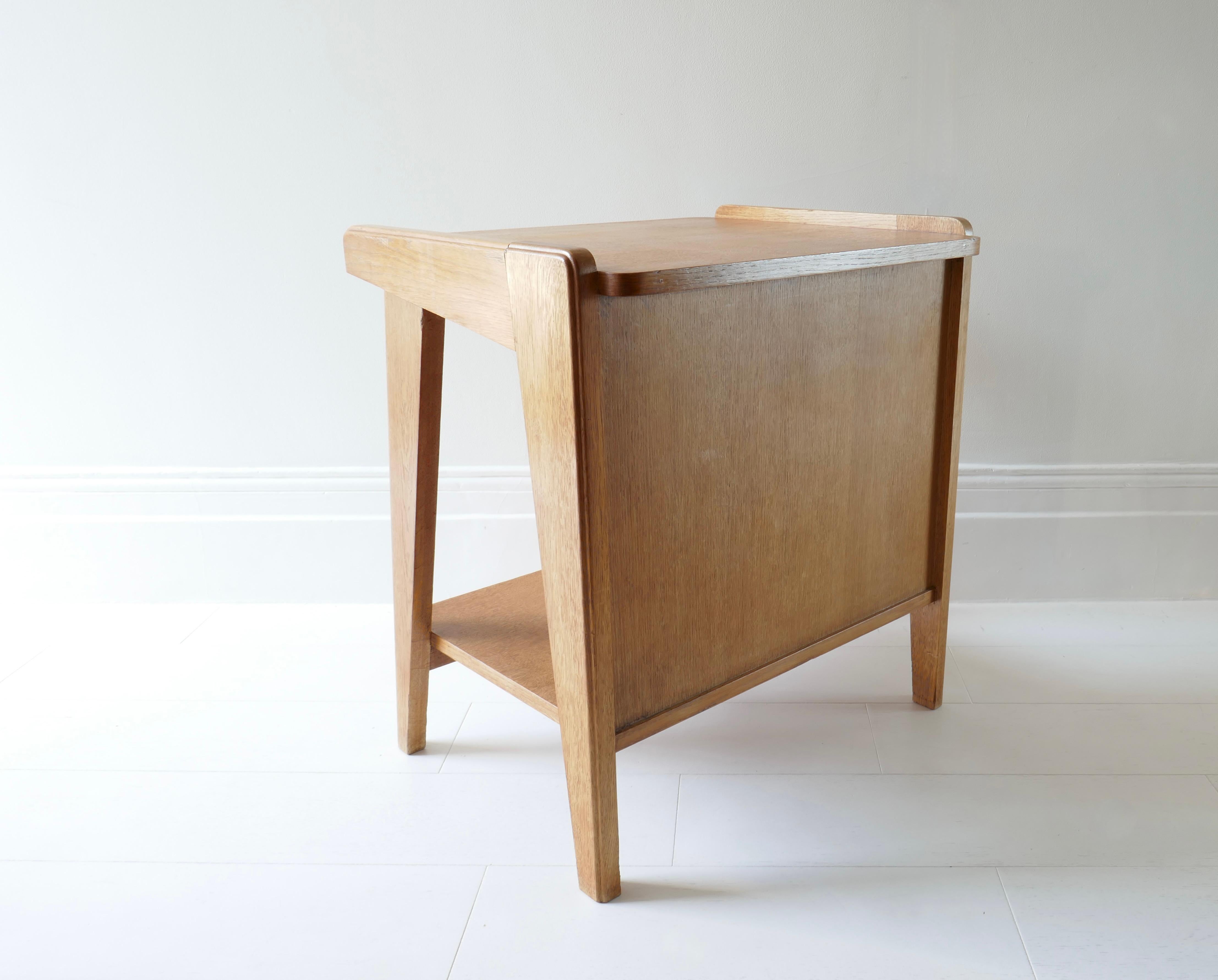 Guillerme & Chambron Oak Side Table or Night Stand, France, 1960s In Good Condition For Sale In London, GB