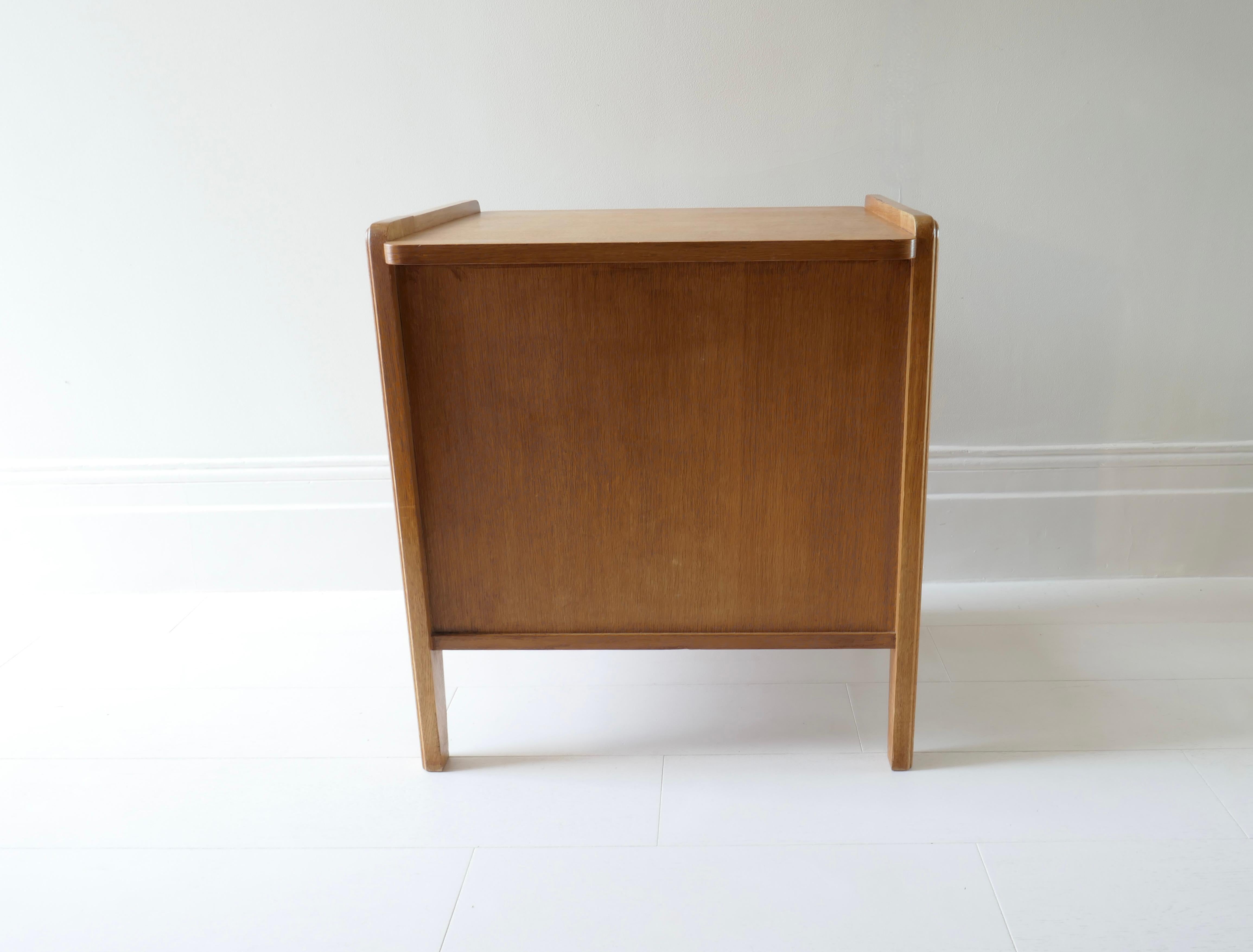 Mid-20th Century Guillerme & Chambron Oak Side Table or Night Stand, France, 1960s For Sale